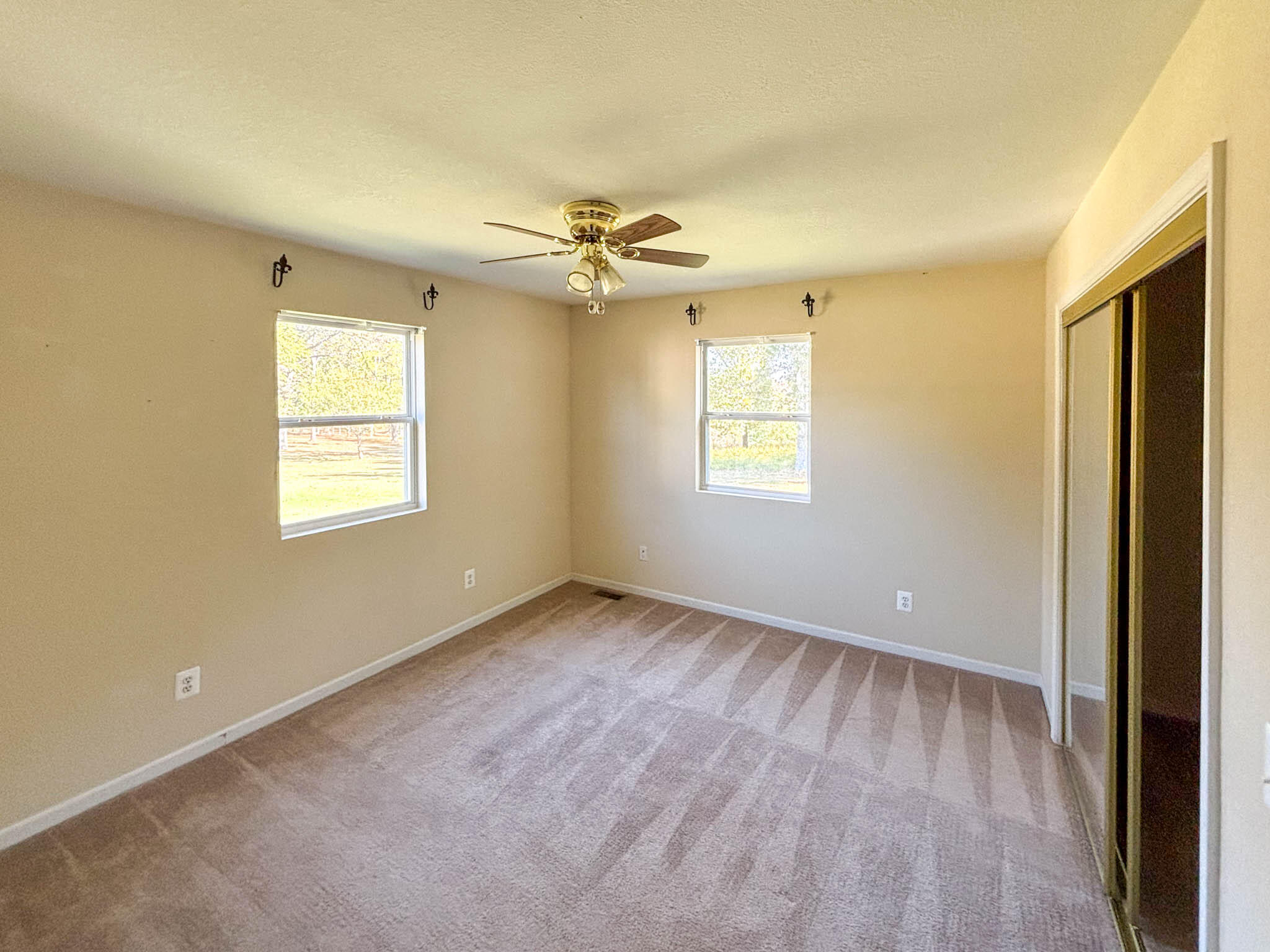 221 Beachwood Street Property Photo 14