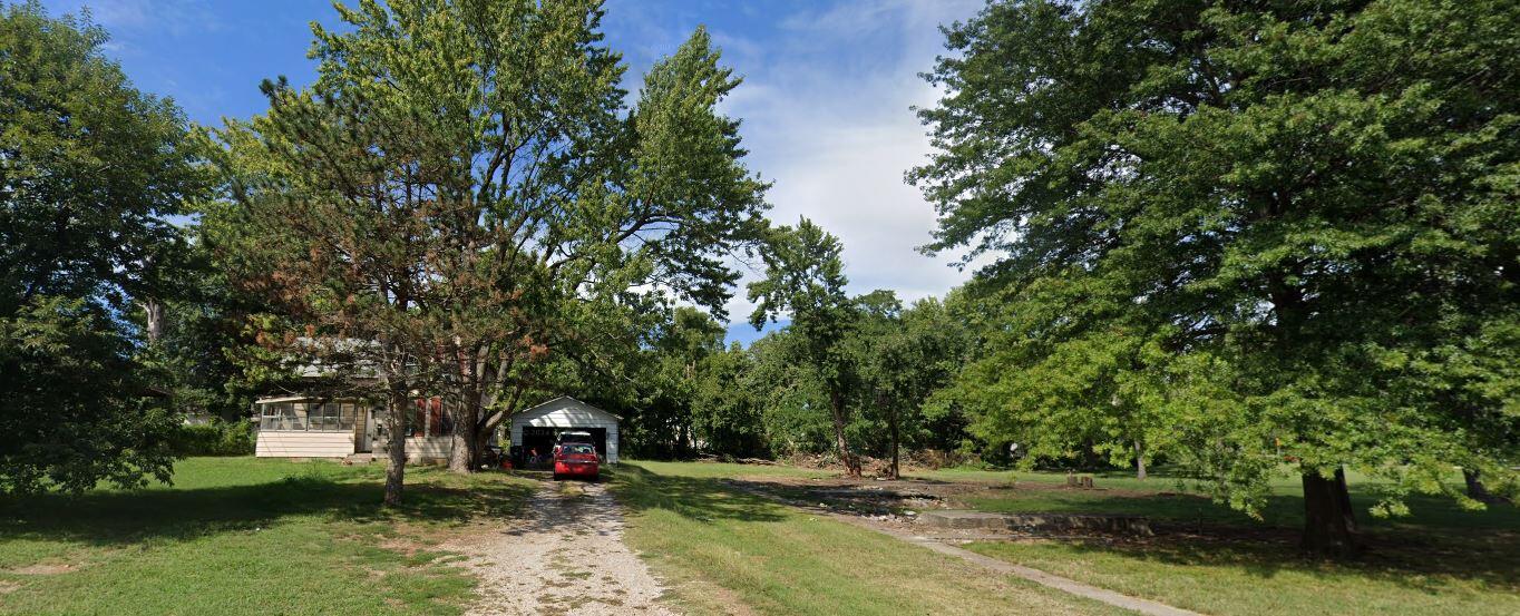 108 East County Street Property Photo 3