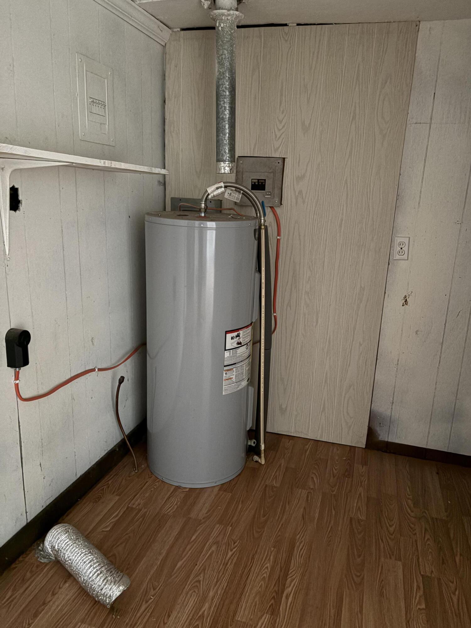 108 East County Street Property Photo 7