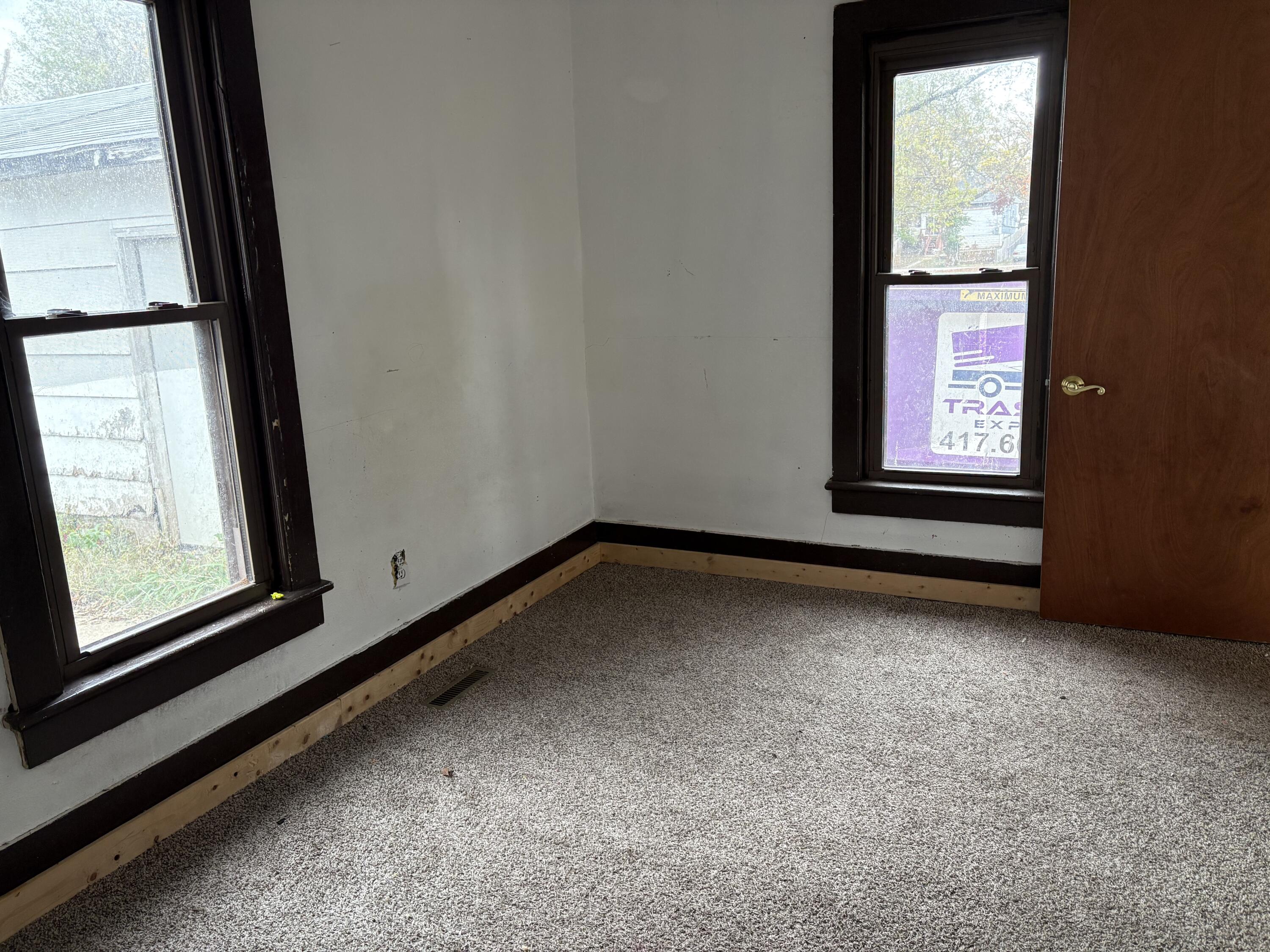 108 East County Street Property Photo 13