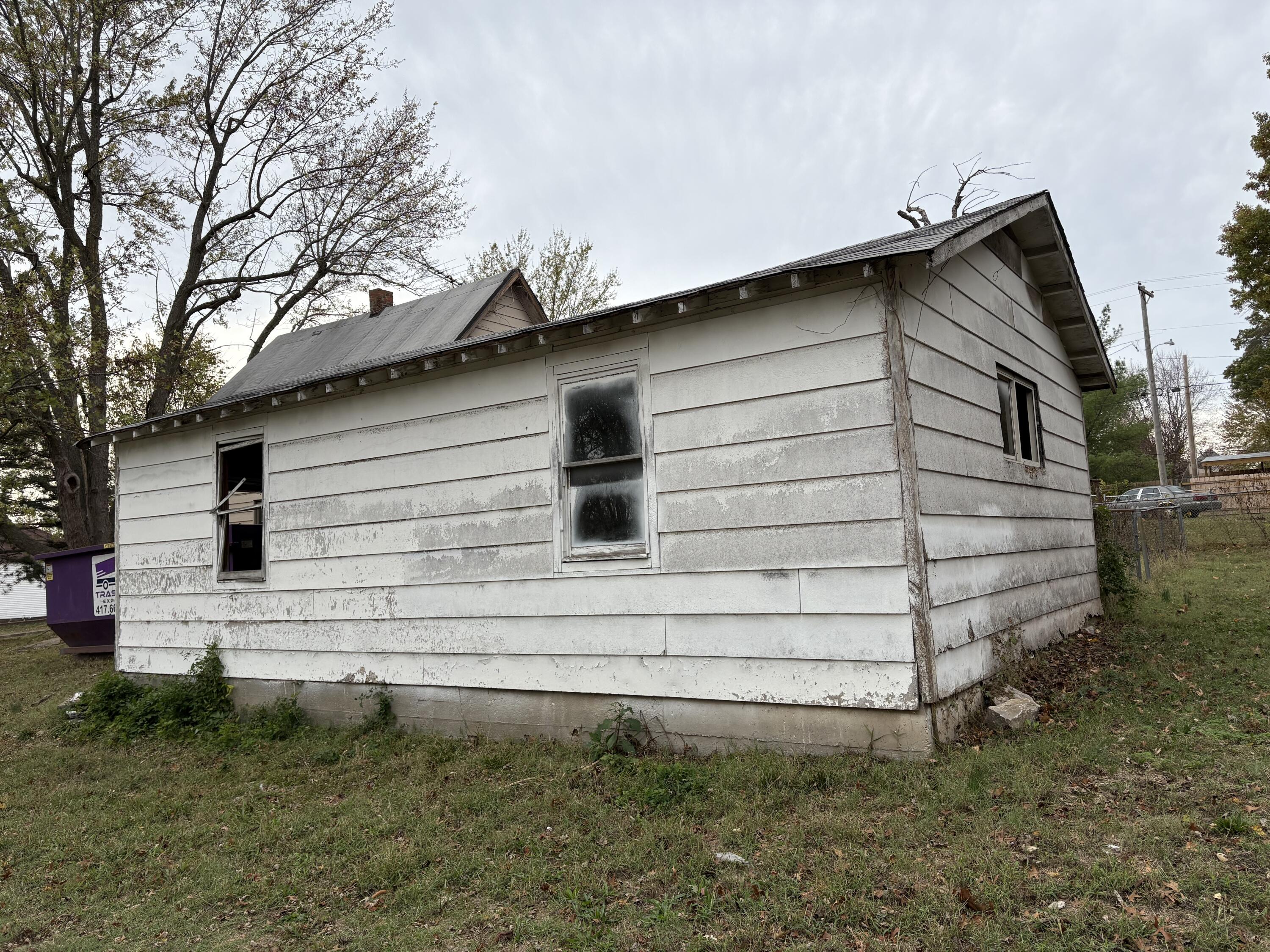 108 East County Street Property Photo 14