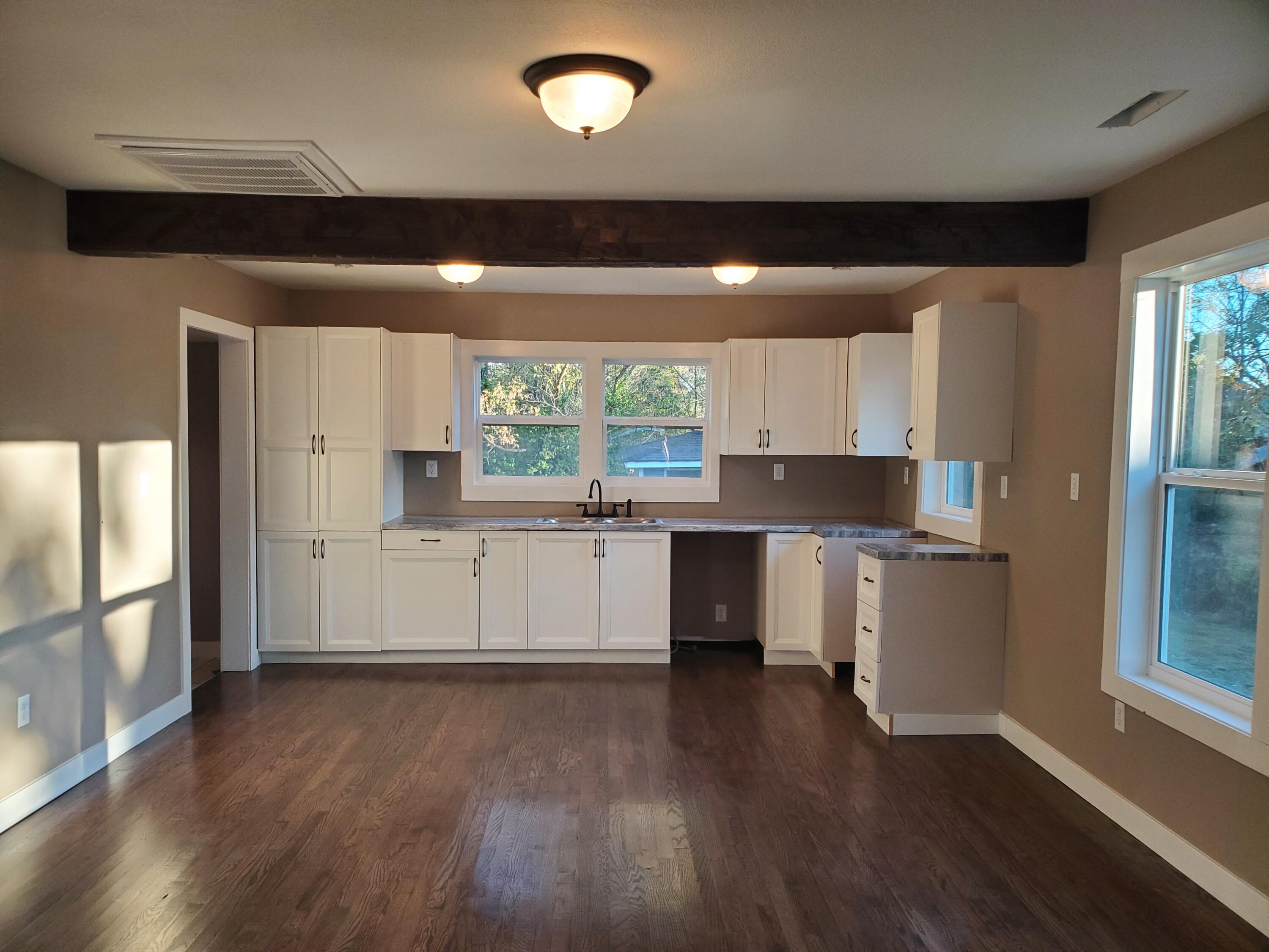 813 West Chestnut St Street Property Photo 5