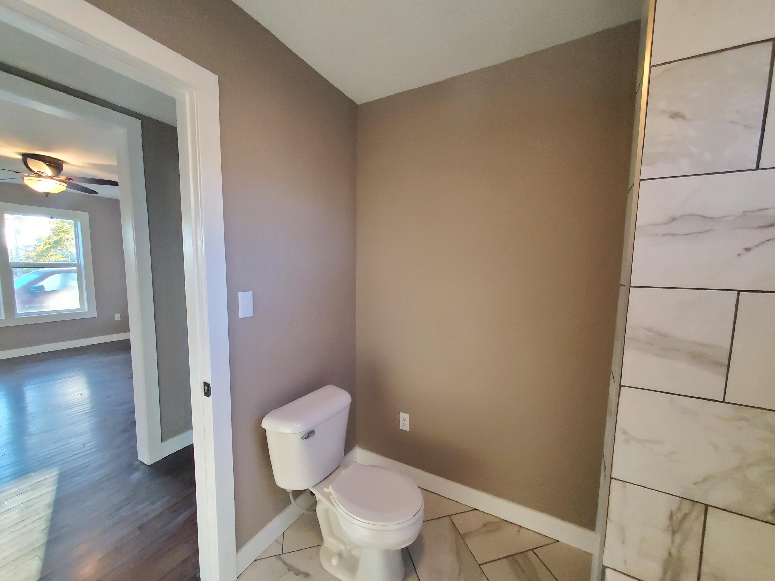 813 West Chestnut St Street Property Photo 11