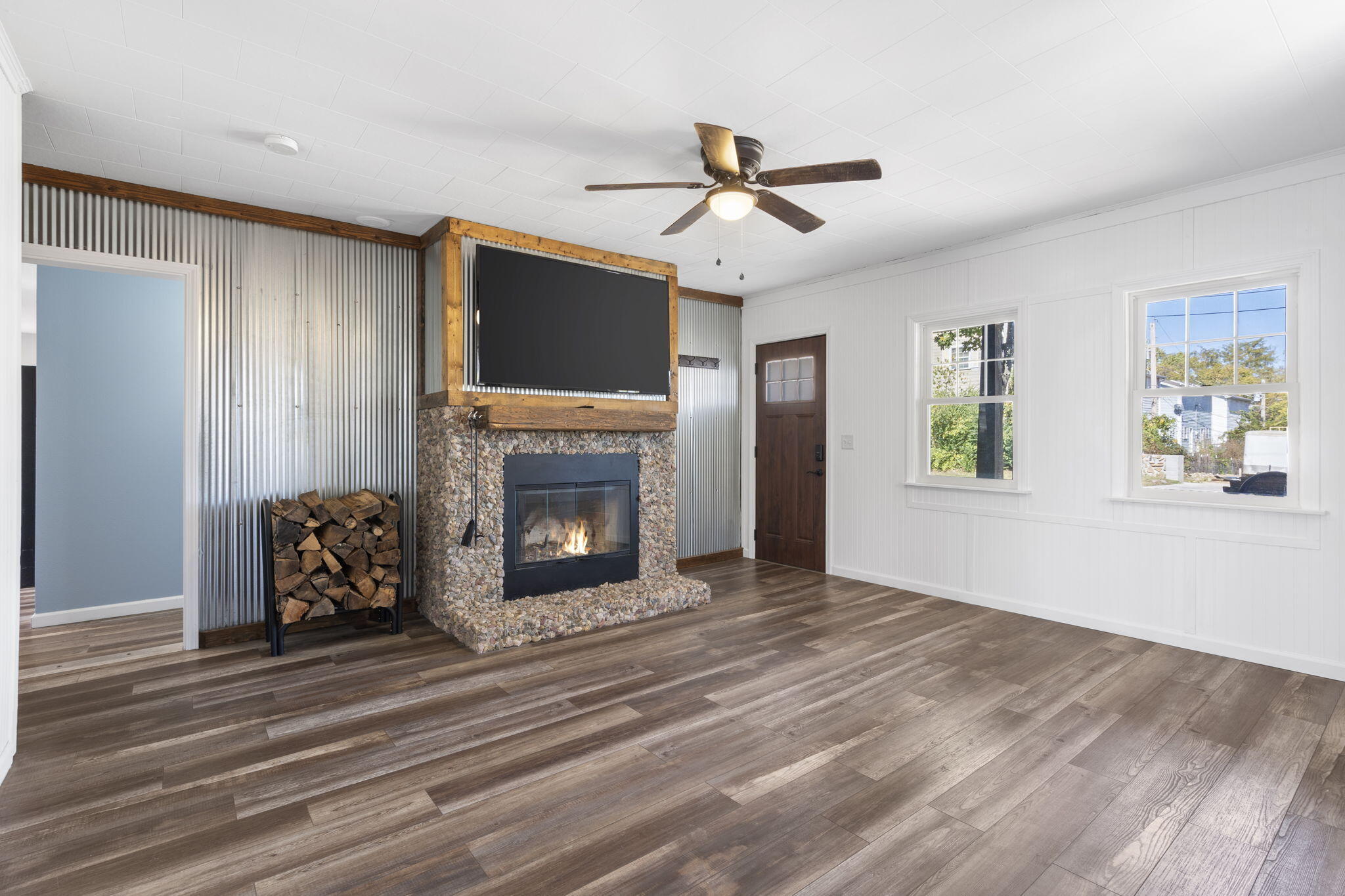 299 1st Street Property Photo 8