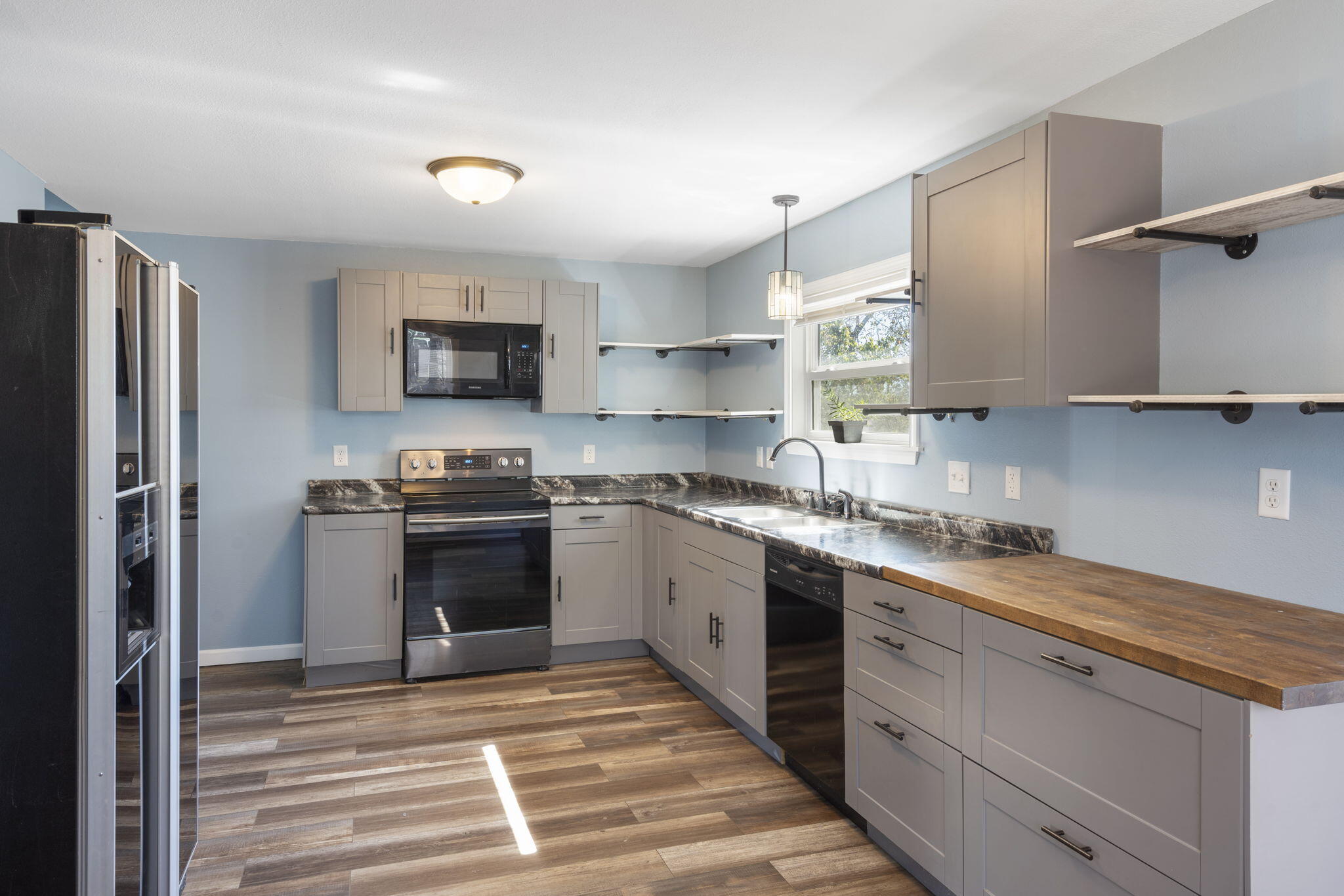 299 1st Street Property Photo 12