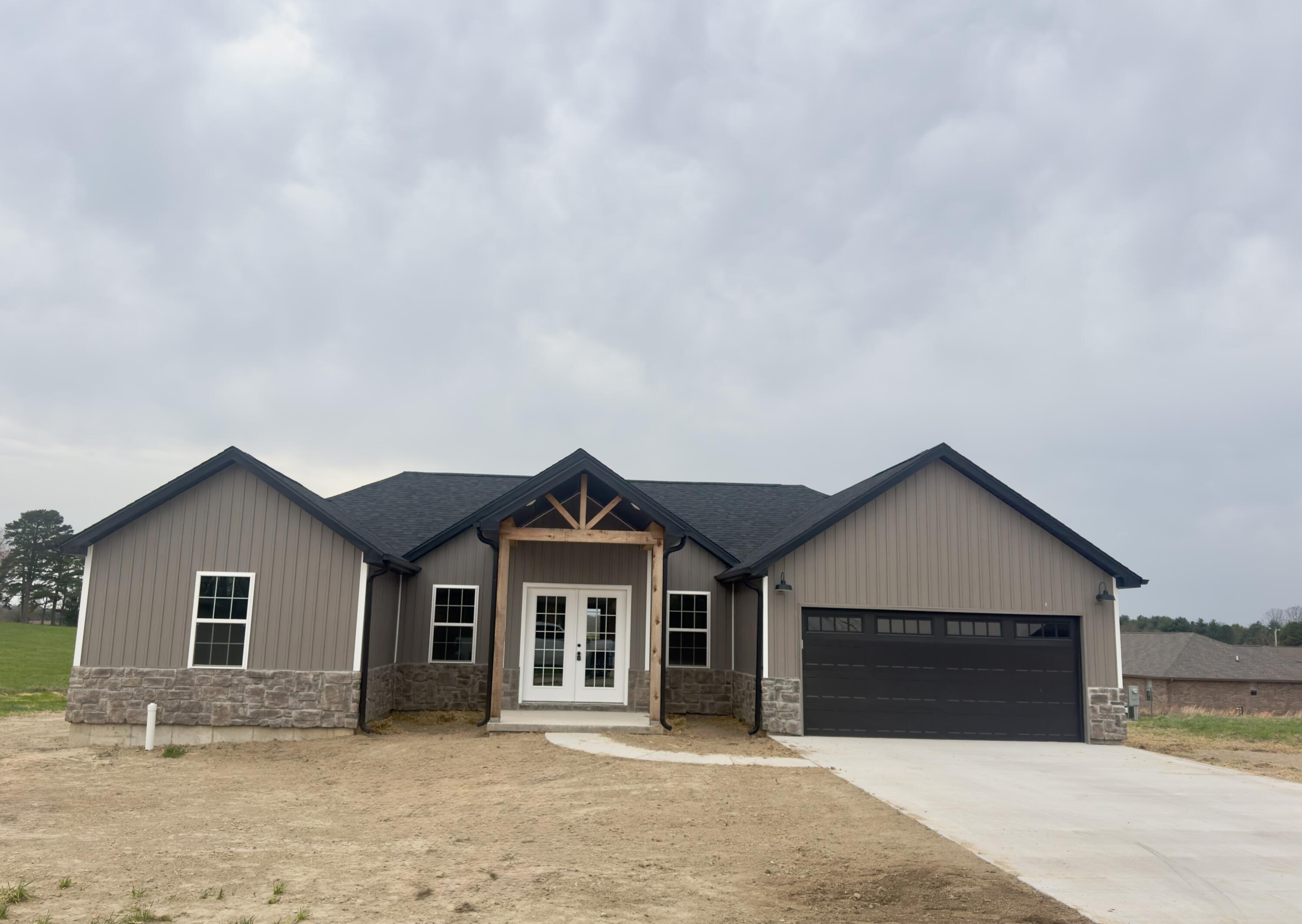2605 Country Drive Property Photo 2