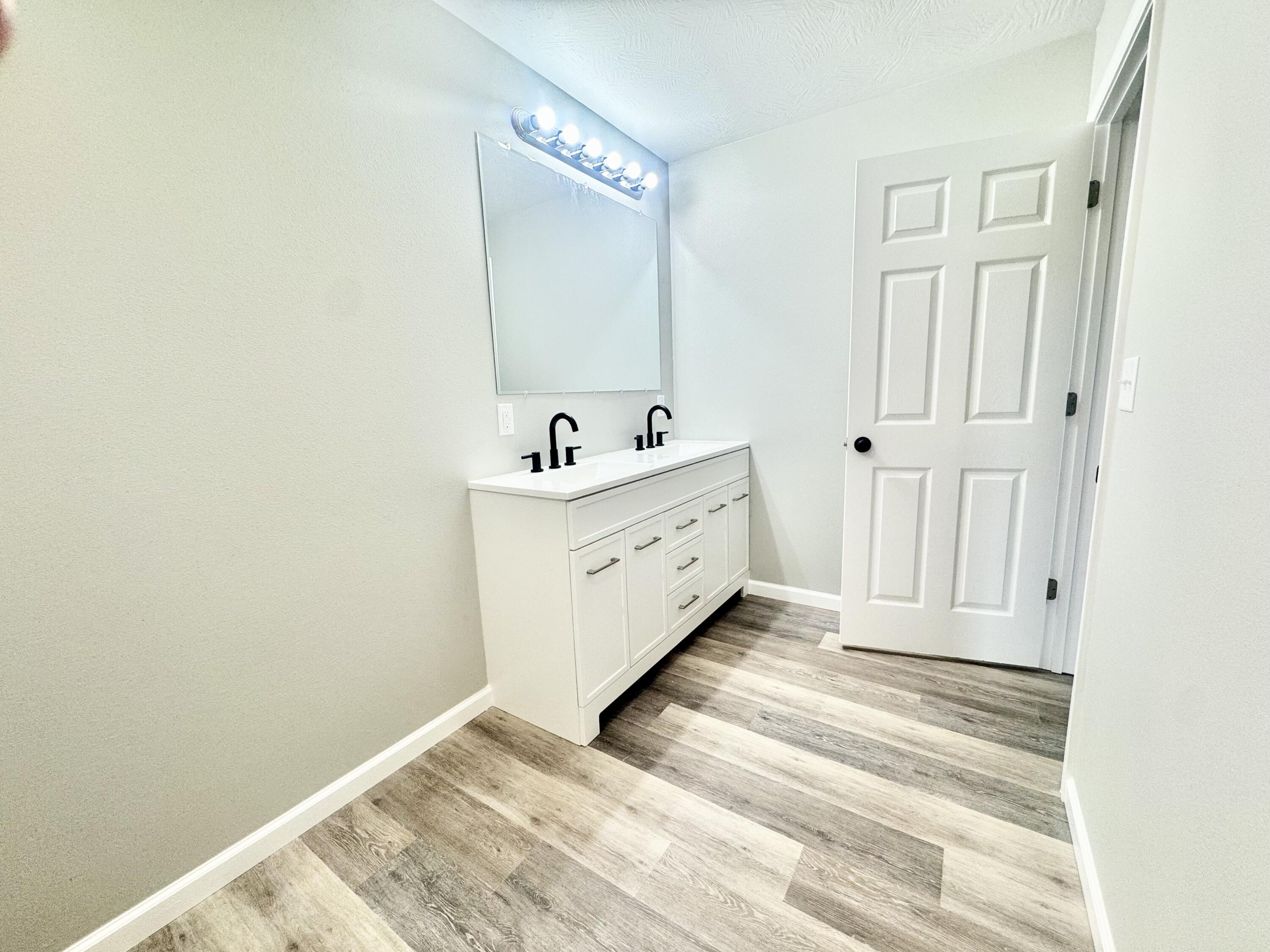 2605 Country Drive Property Photo 13