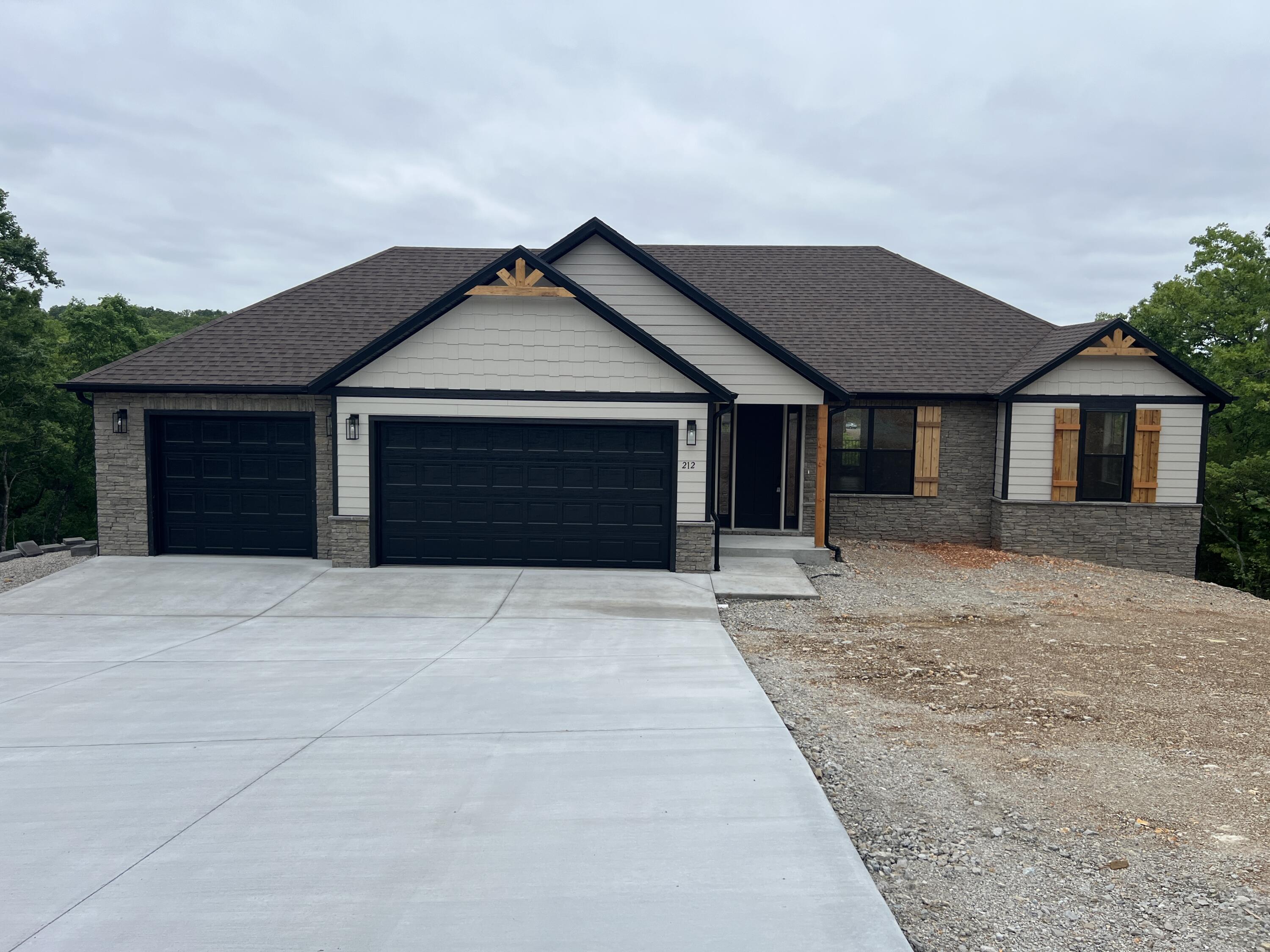 212 Weatherstone Drive Property Photo 3