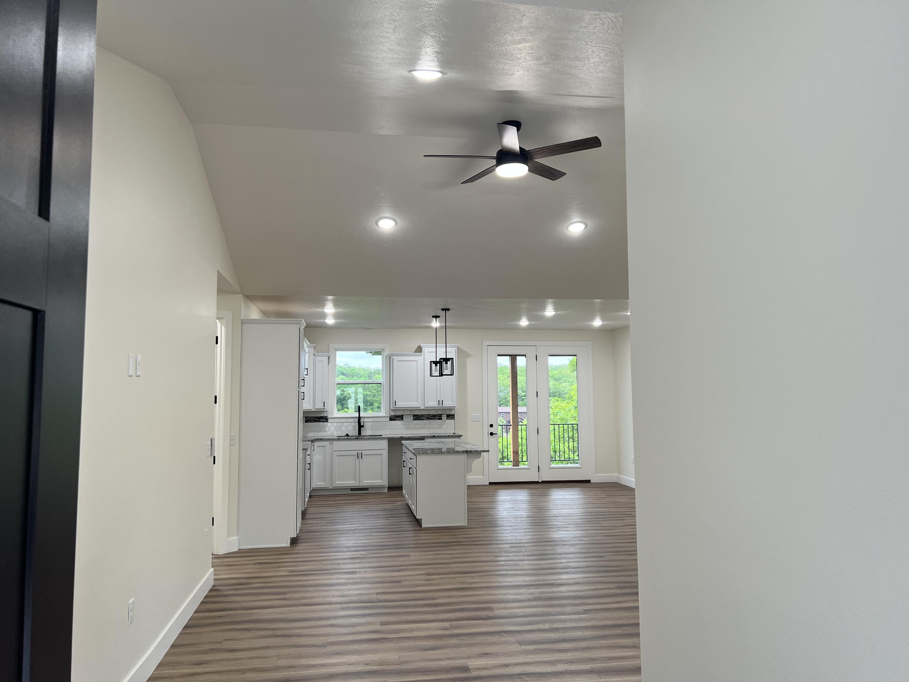 212 Weatherstone Drive Property Photo 4