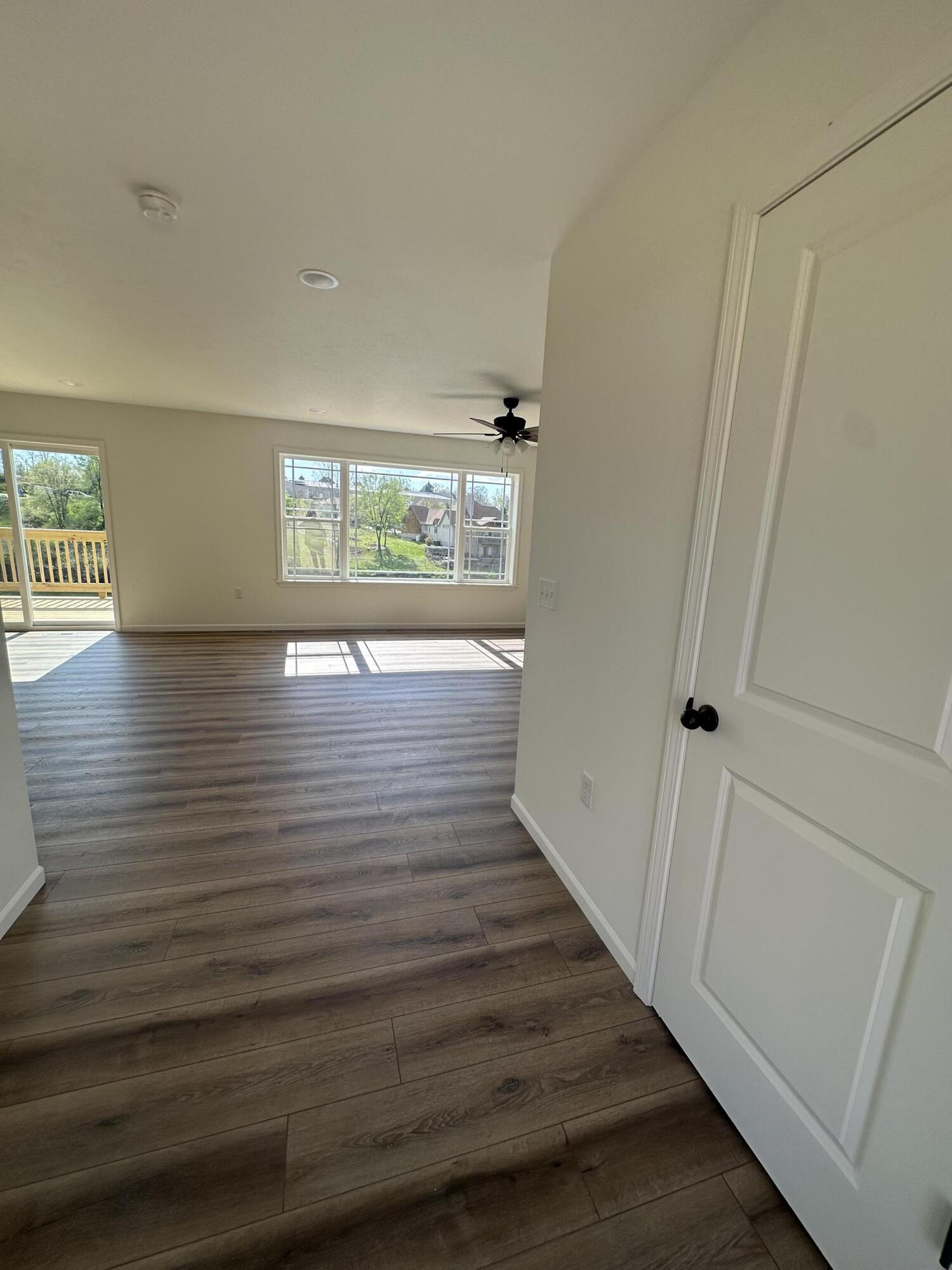 204 East Sunset Cove Property Photo 3