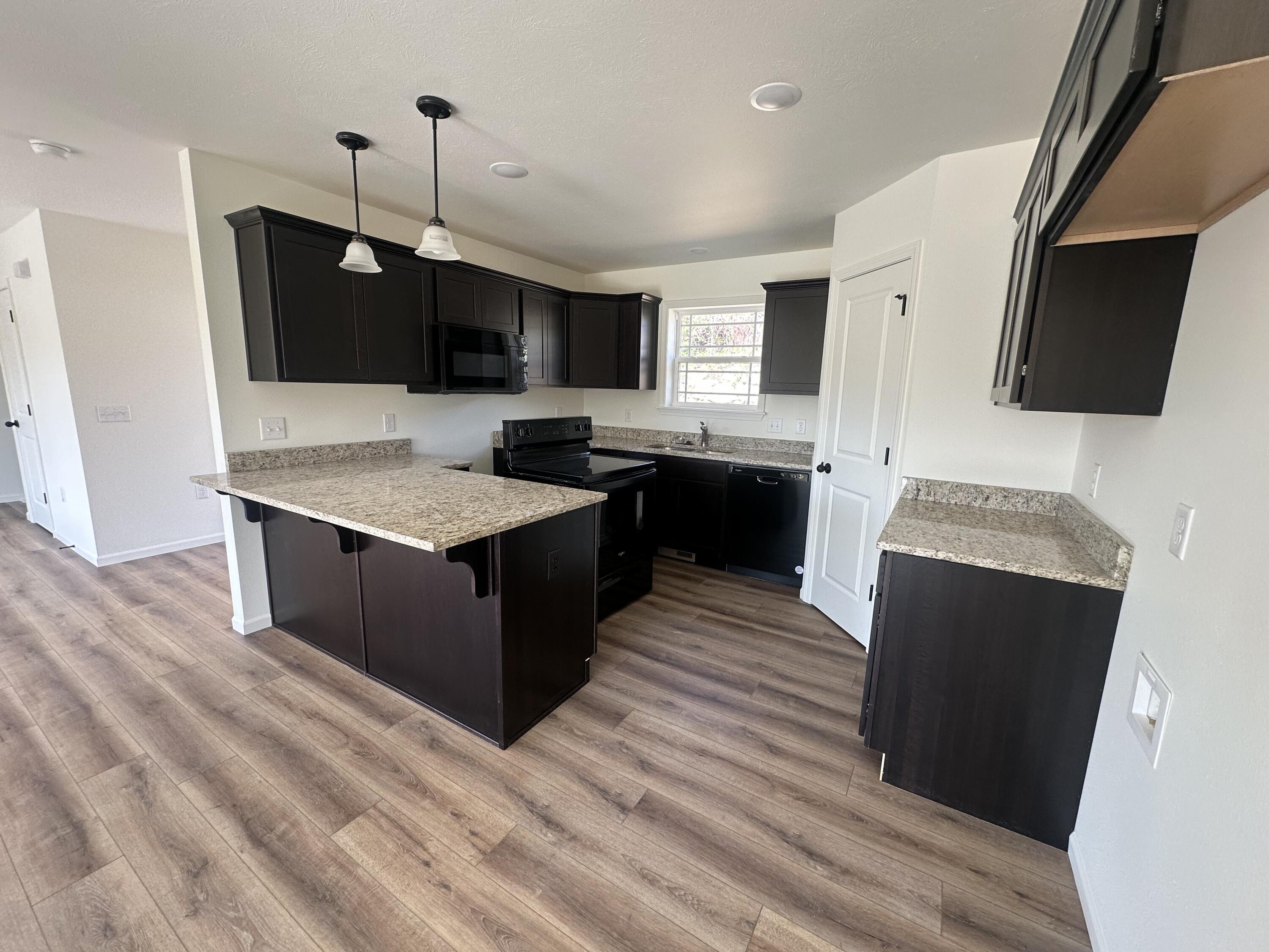 204 East Sunset Cove Property Photo 5