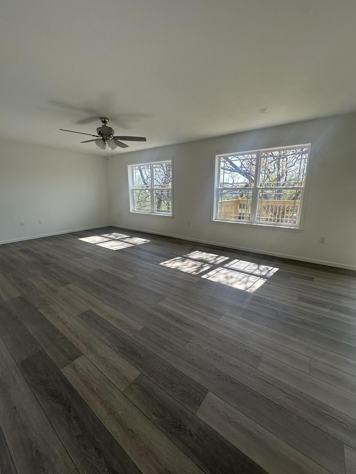 220 East Sunset Cove Property Photo 5