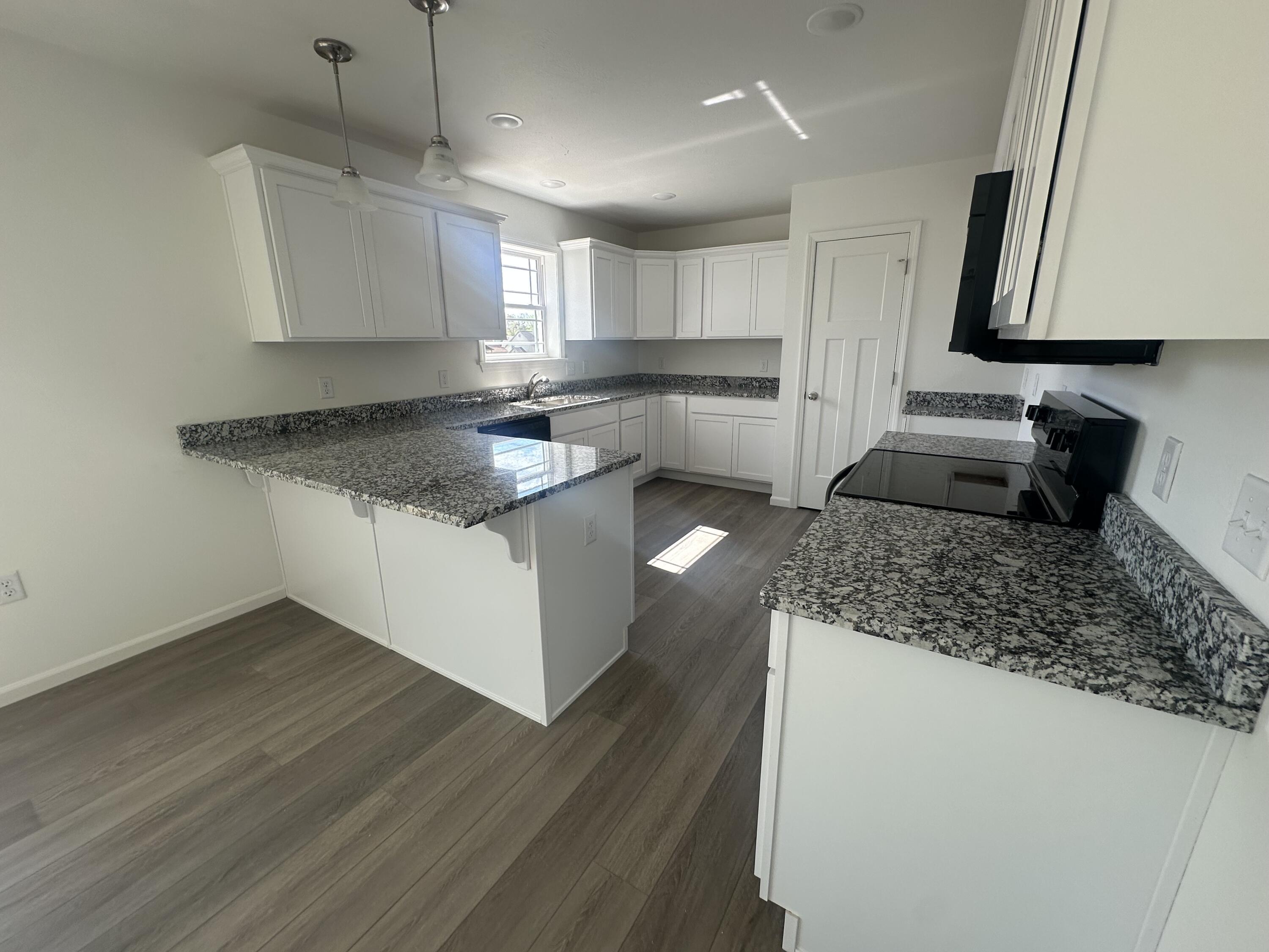 220 East Sunset Cove Property Photo 6