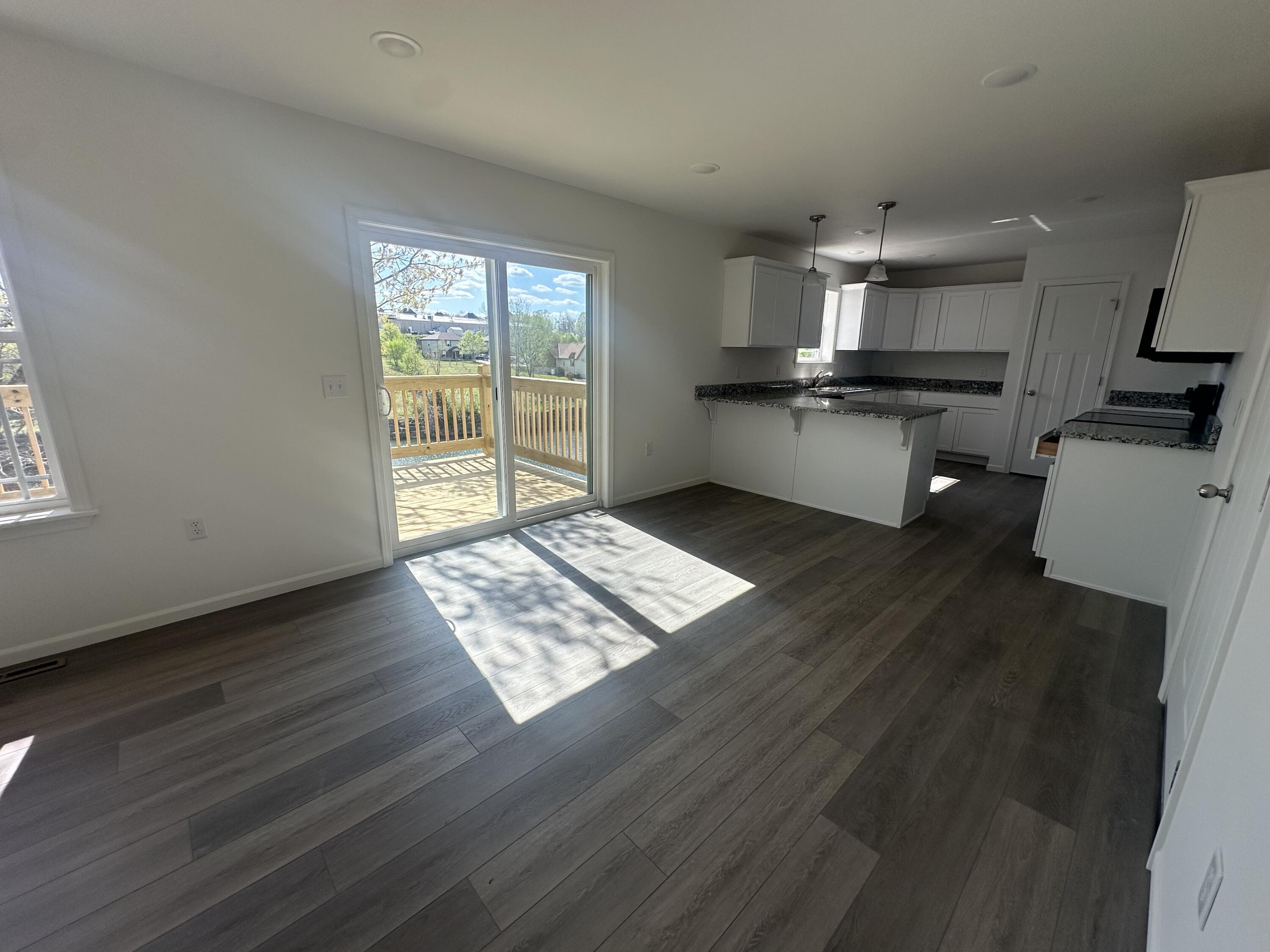 220 East Sunset Cove Property Photo 6