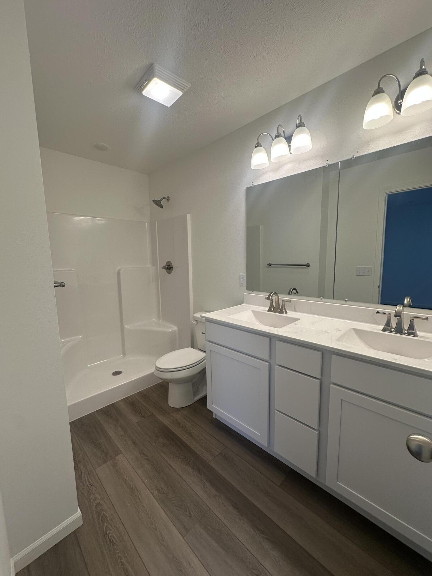 220 East Sunset Cove Property Photo 9