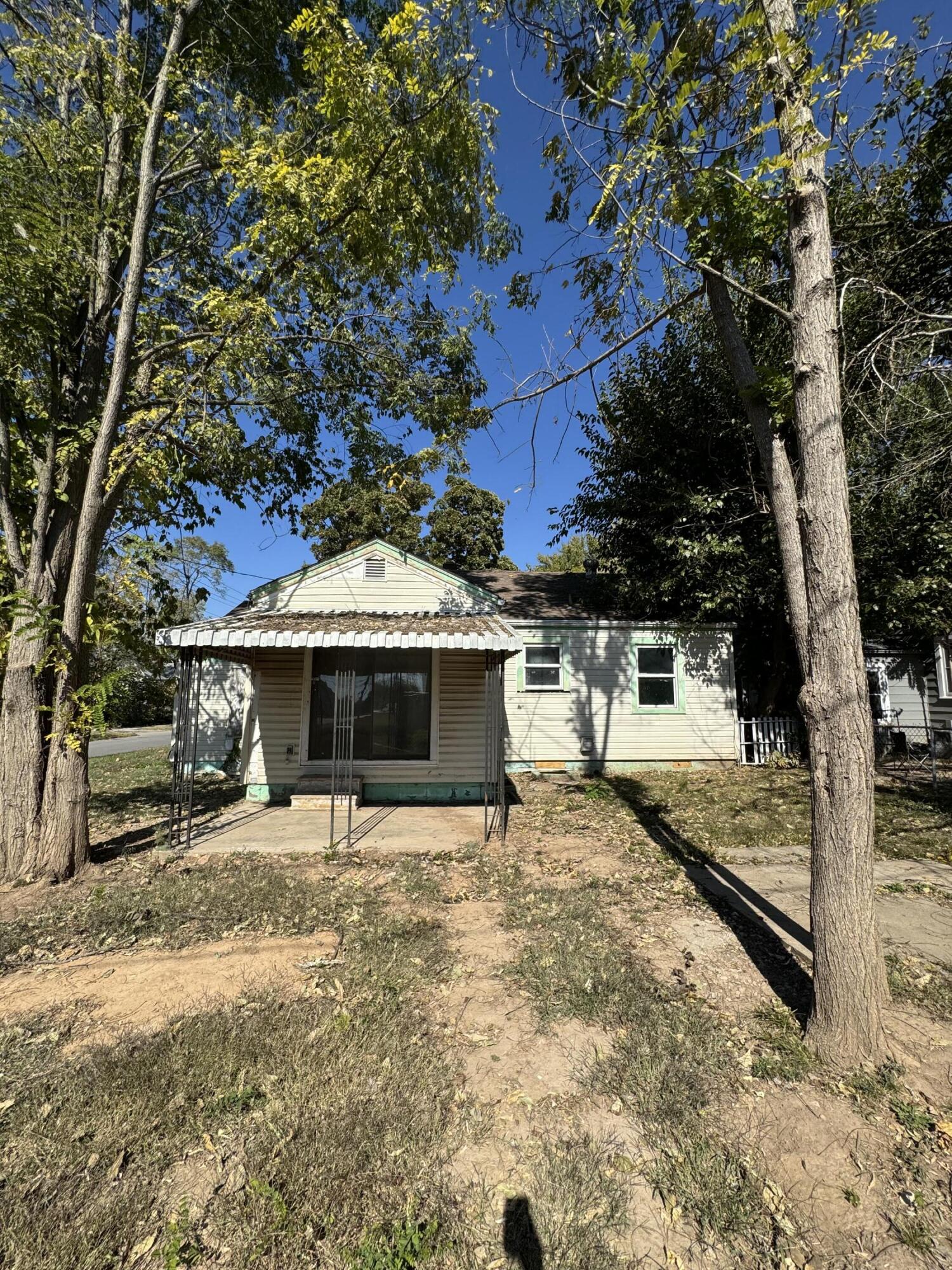 932 West Florida Street Property Photo 1