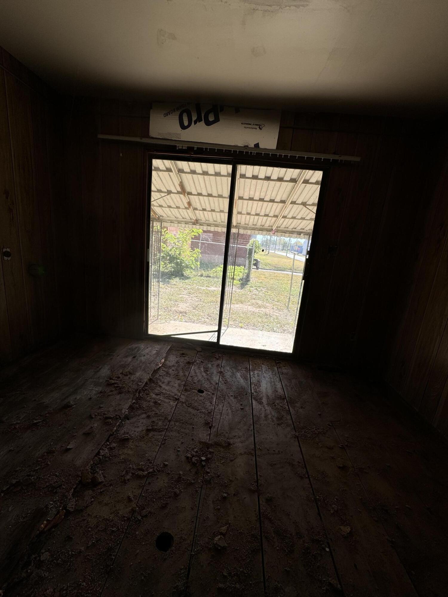 932 West Florida Street Property Photo 3