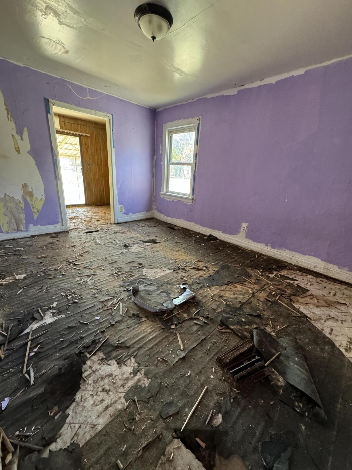 932 West Florida Street Property Photo 4