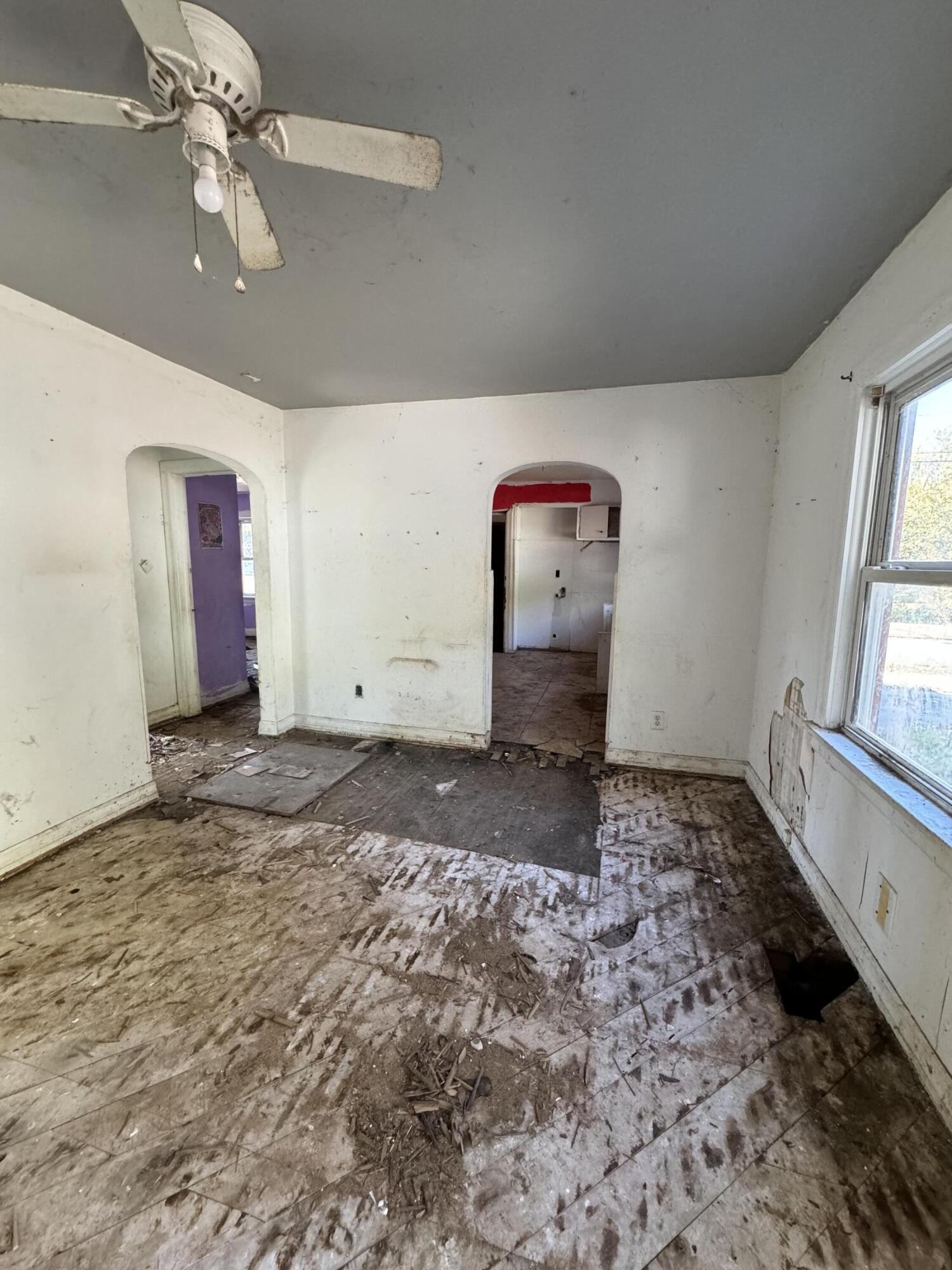 932 West Florida Street Property Photo 6