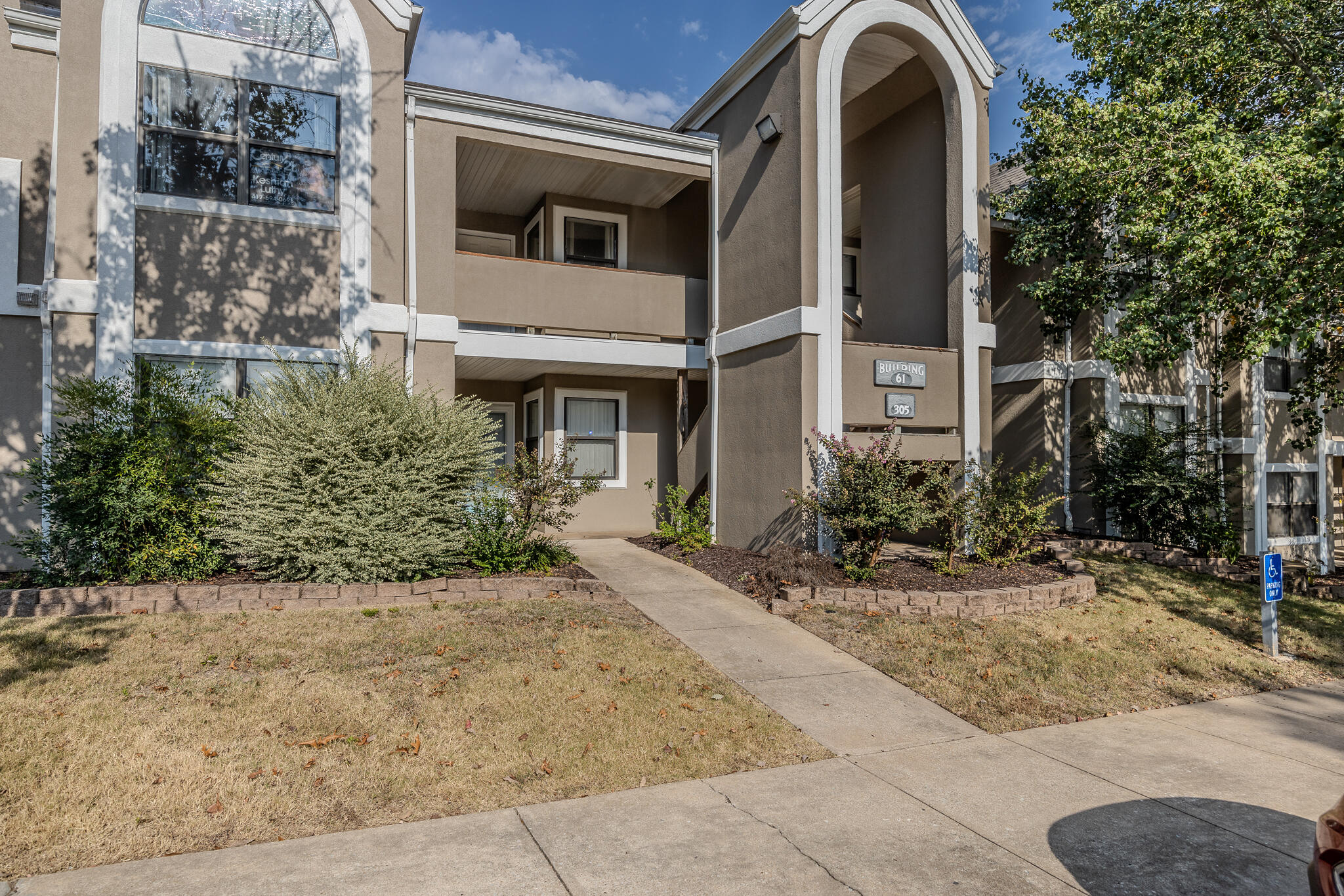 305 Wimbledon Drive Property Photo 1