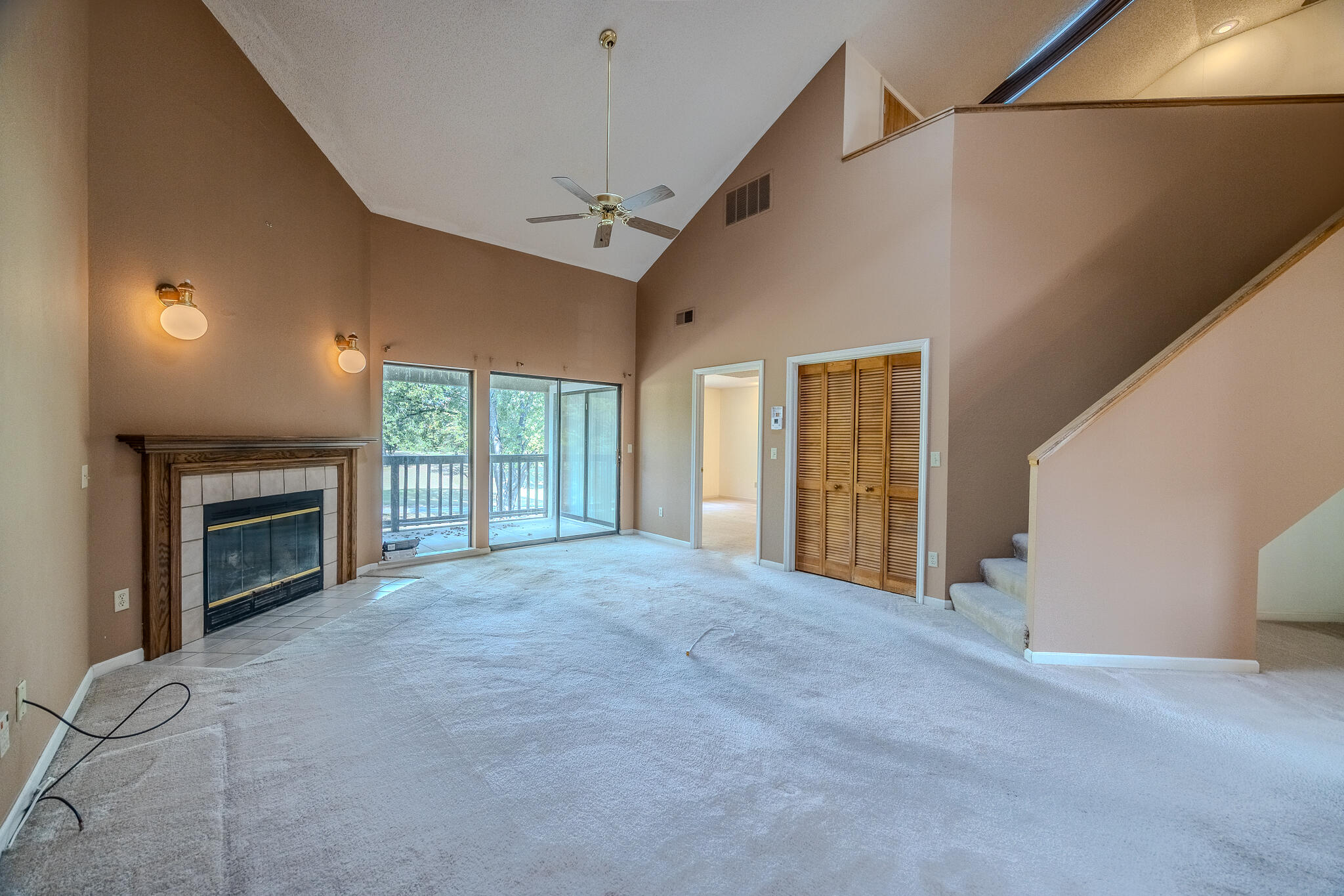 305 Wimbledon Drive Property Photo 2