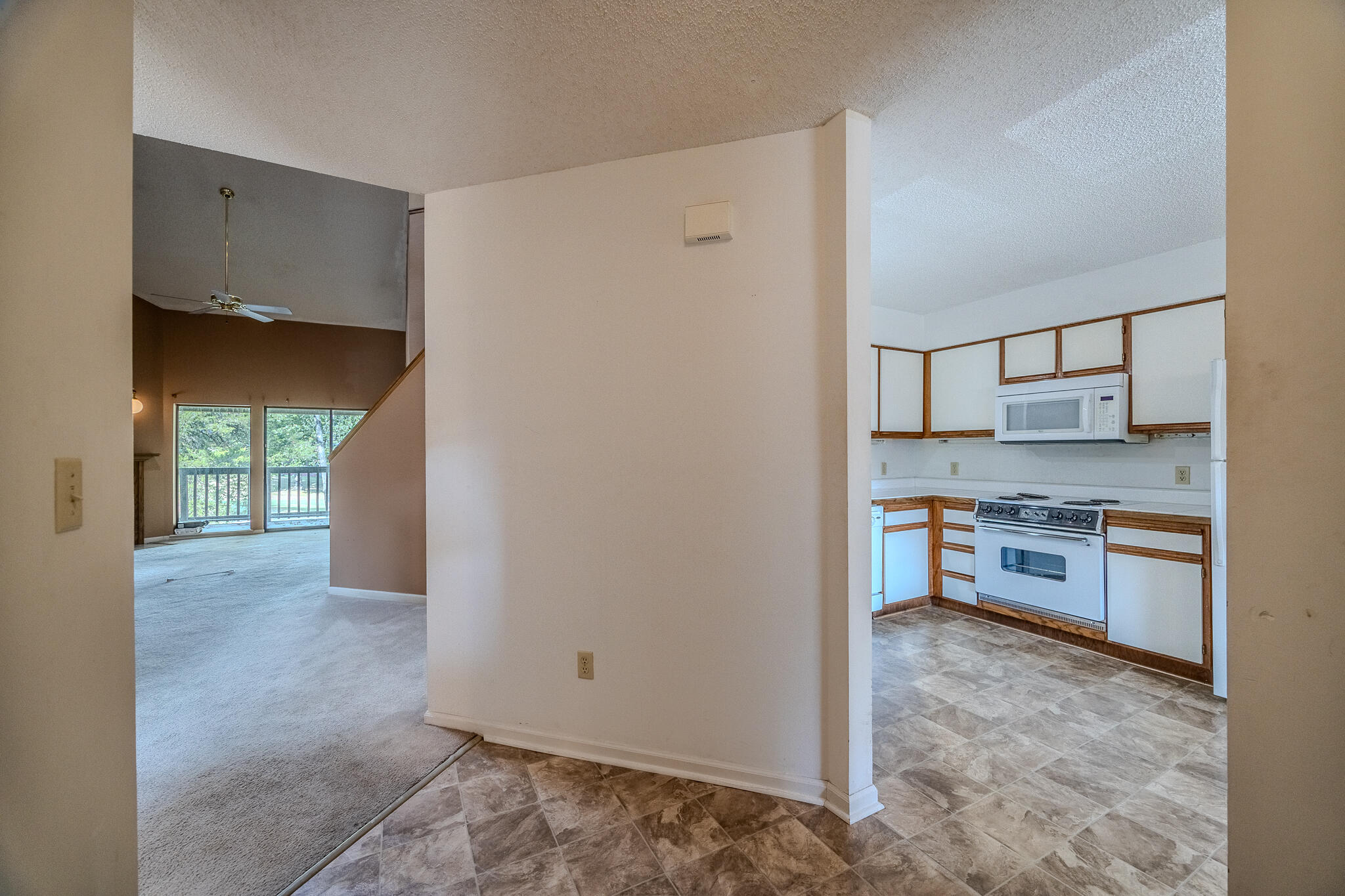 305 Wimbledon Drive Property Photo 6
