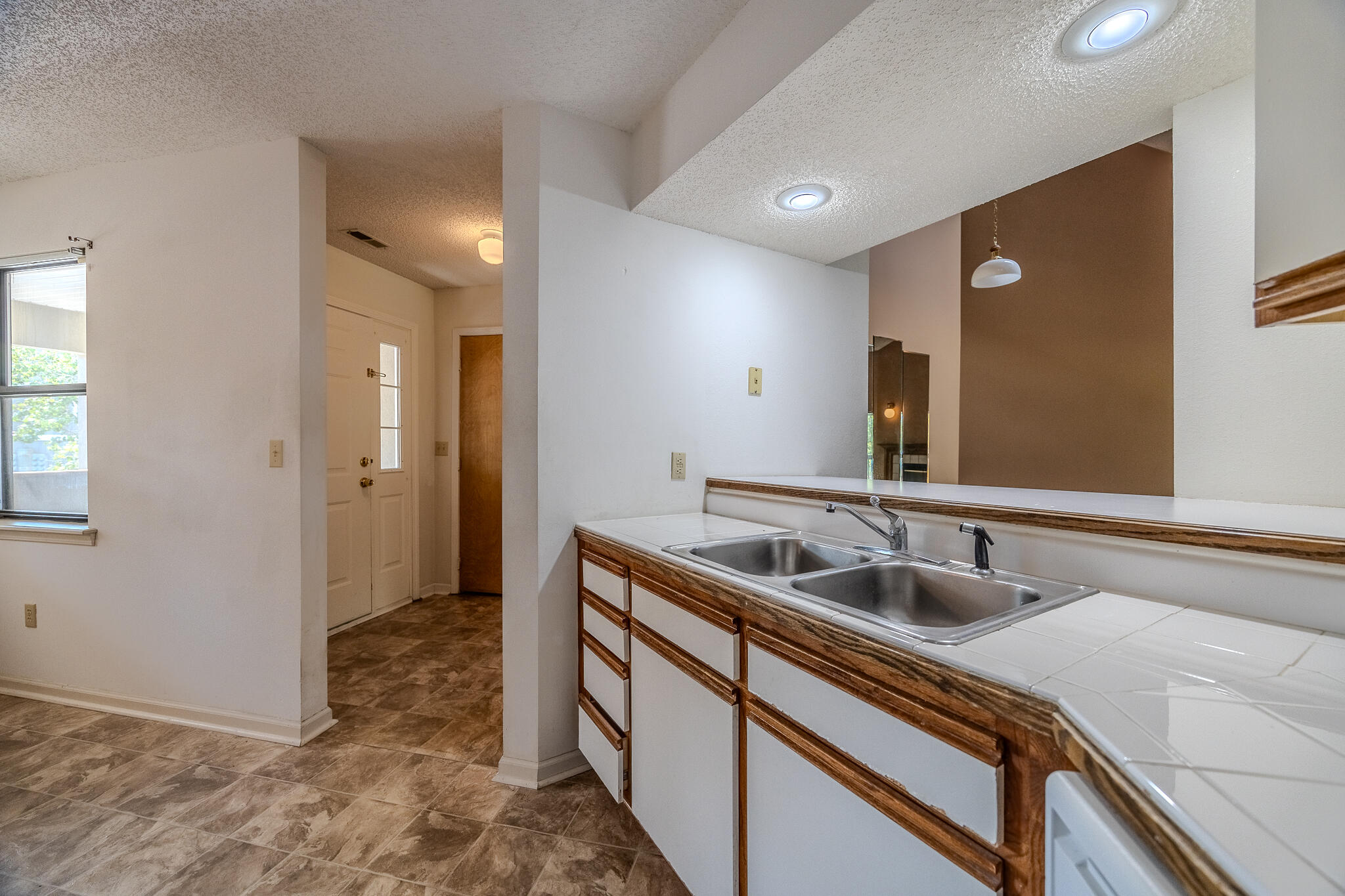 305 Wimbledon Drive Property Photo 11