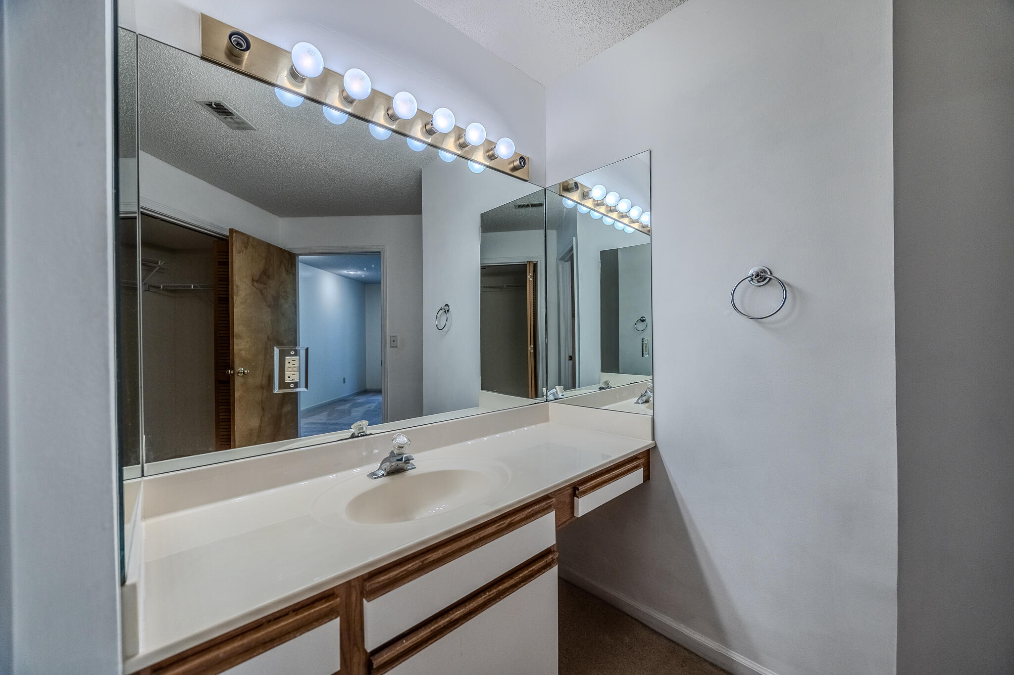 305 Wimbledon Drive Property Photo 22