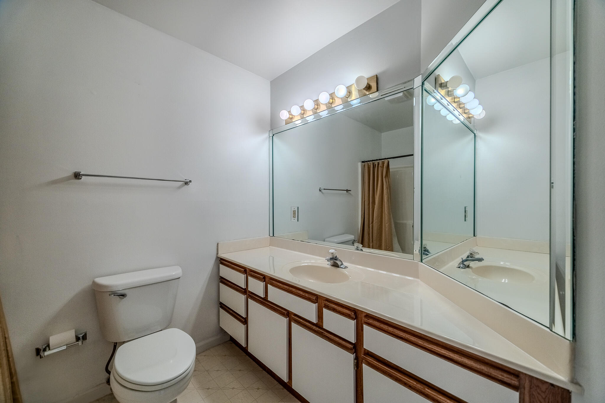 305 Wimbledon Drive Property Photo 24