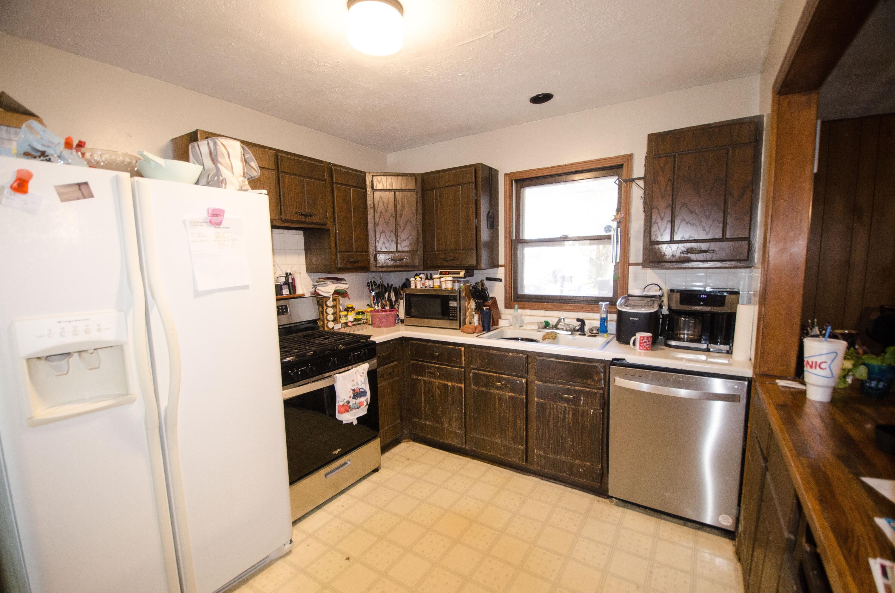 5248 West Farm Road 156 Property Photo 4