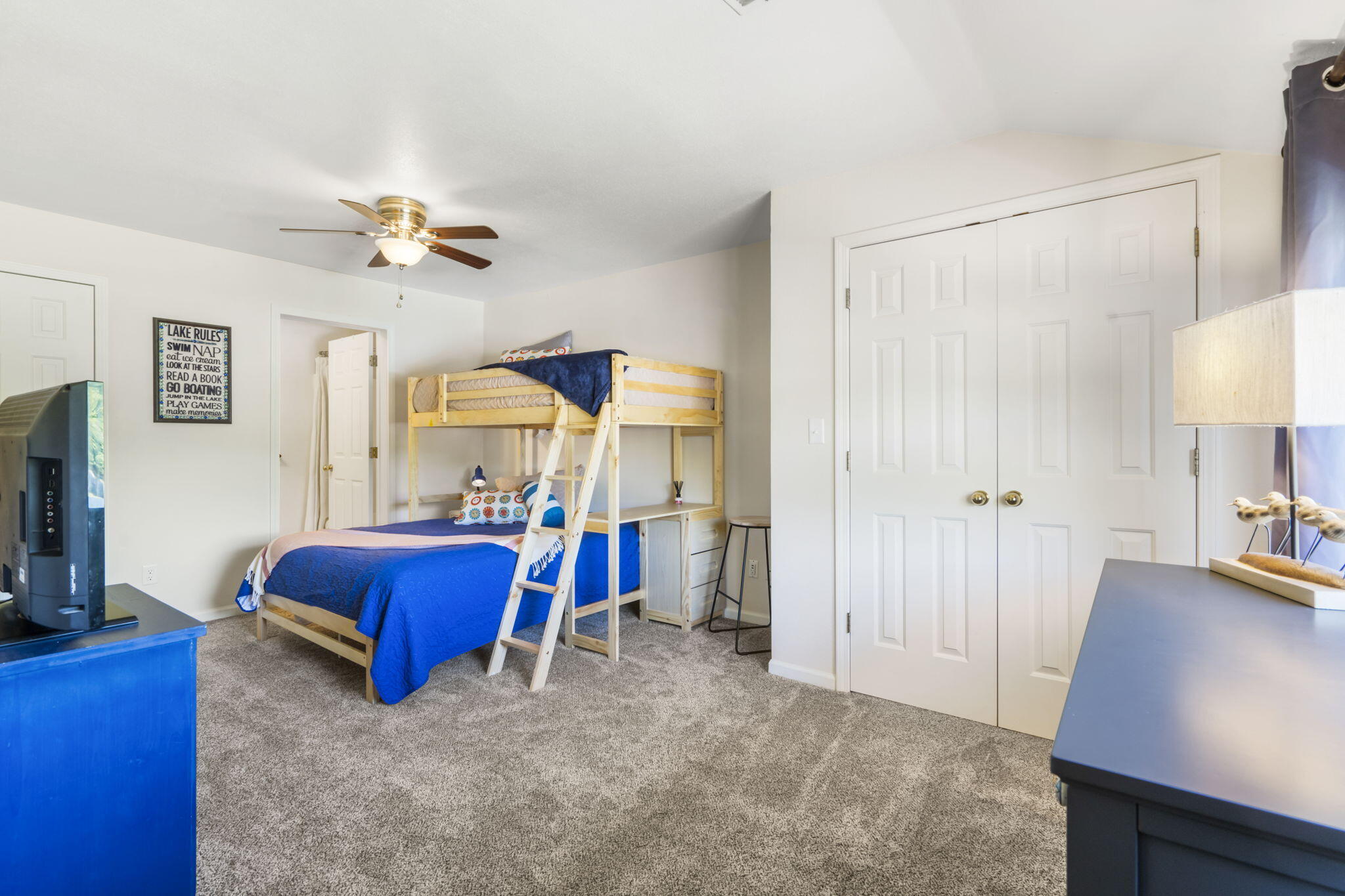 123 River Point Road Property Photo 26