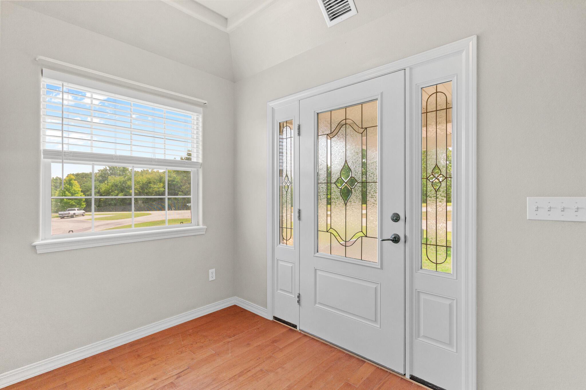 31 Howard Circle Property Photo 6