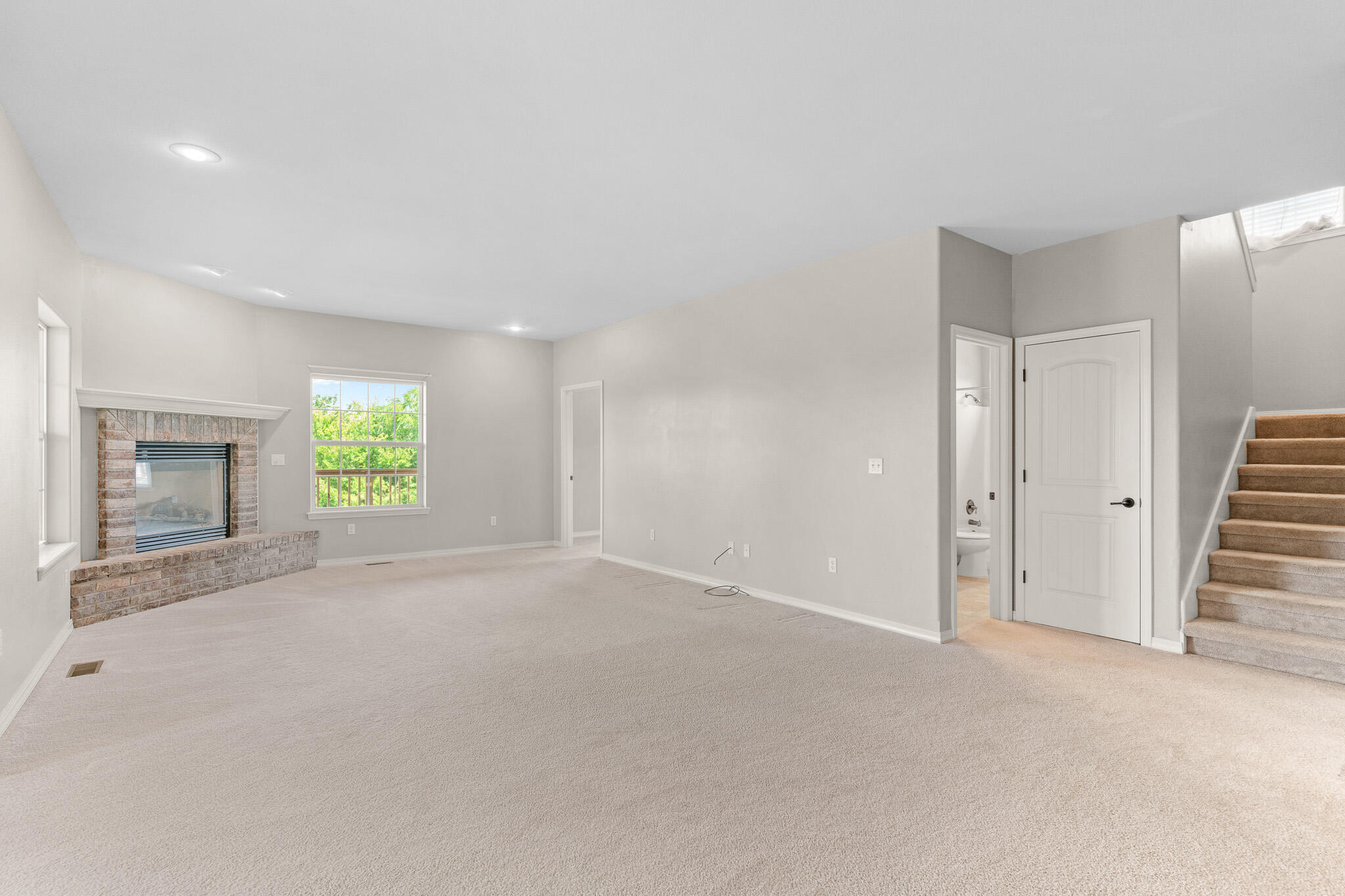31 Howard Circle Property Photo 29