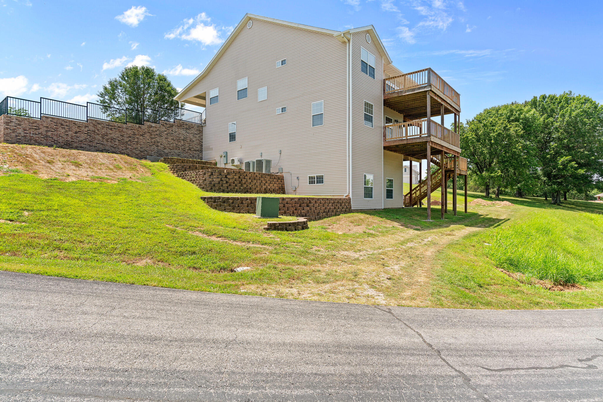 31 Howard Circle Property Photo 48