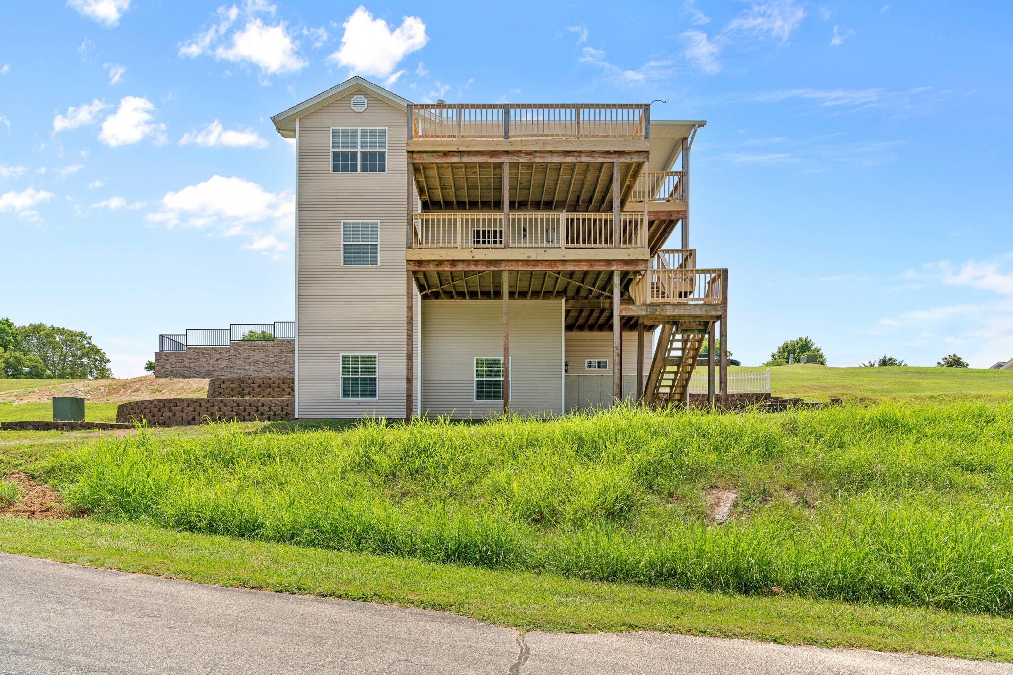 31 Howard Circle Property Photo 49