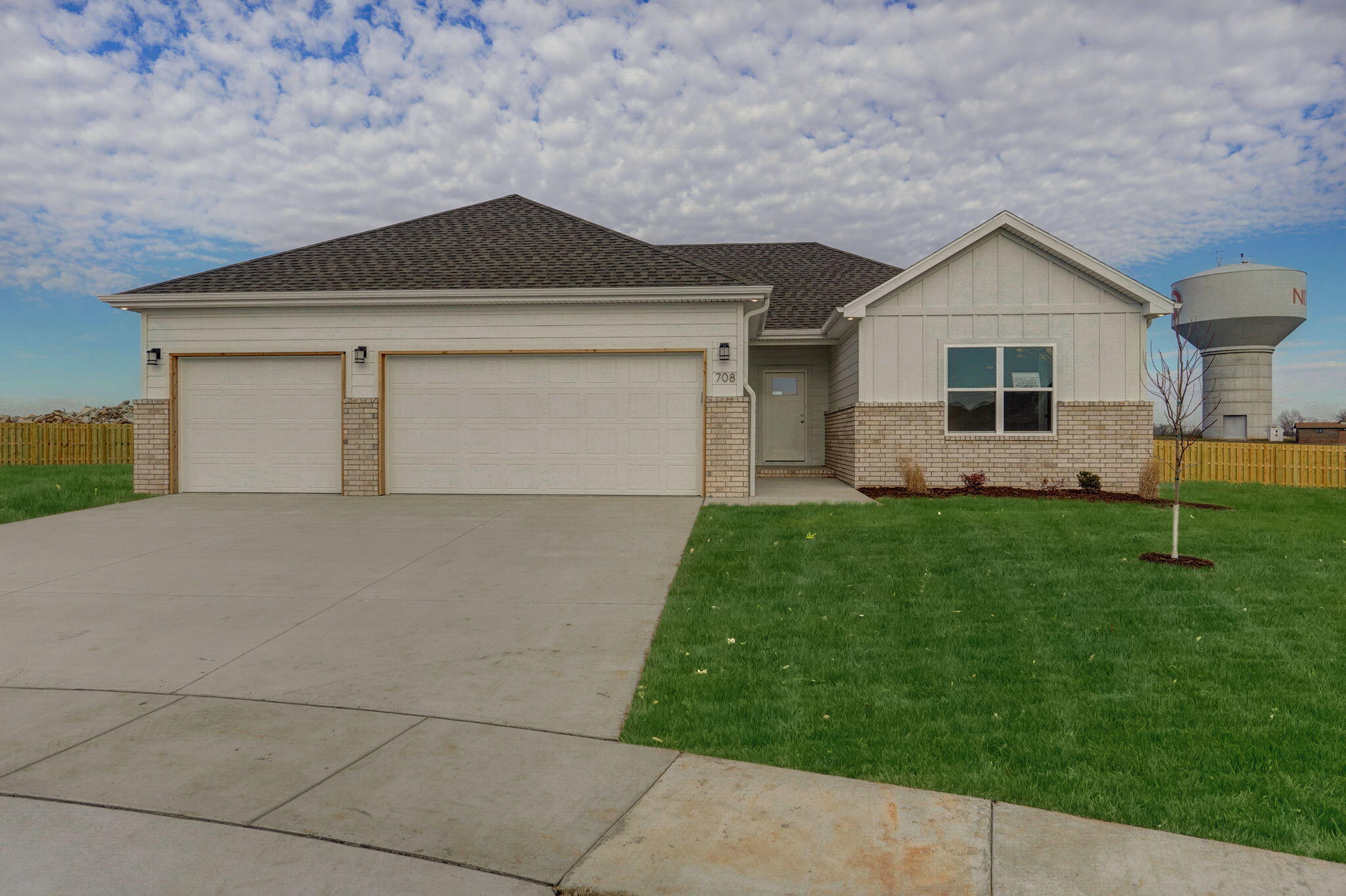 708 North Quantum Court Property Photo