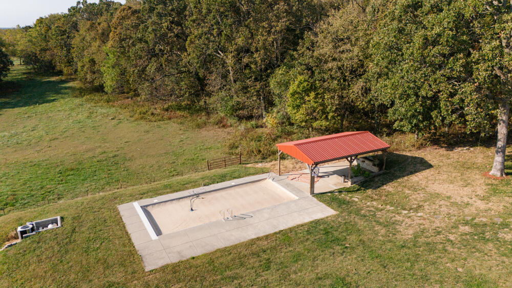 620 Washam Road Property Photo 13
