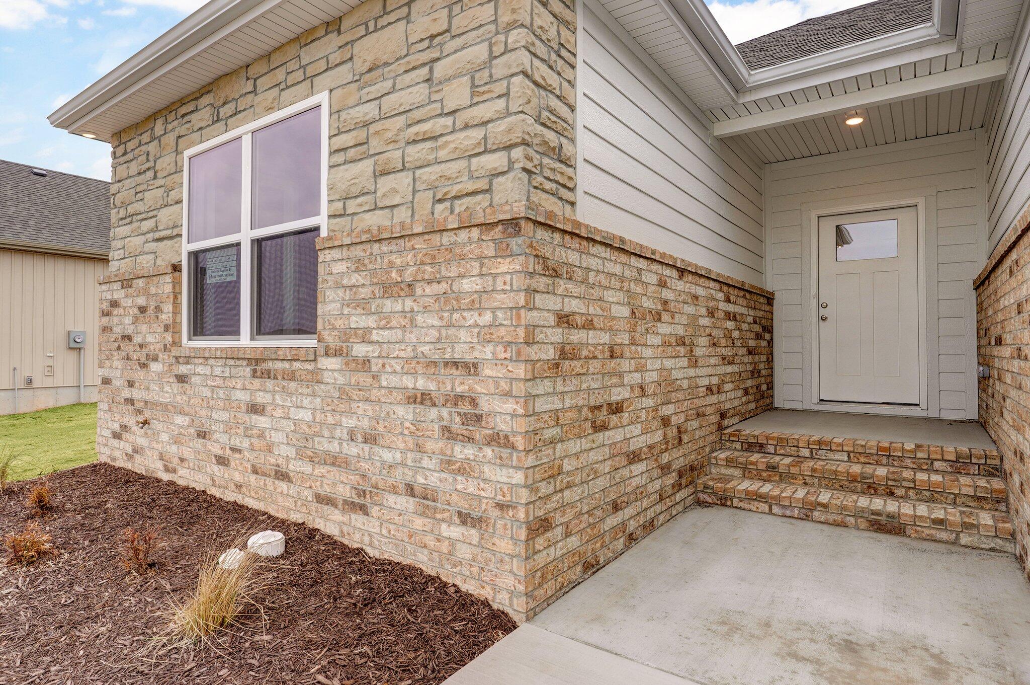 703 North Quantum Court Property Photo 2