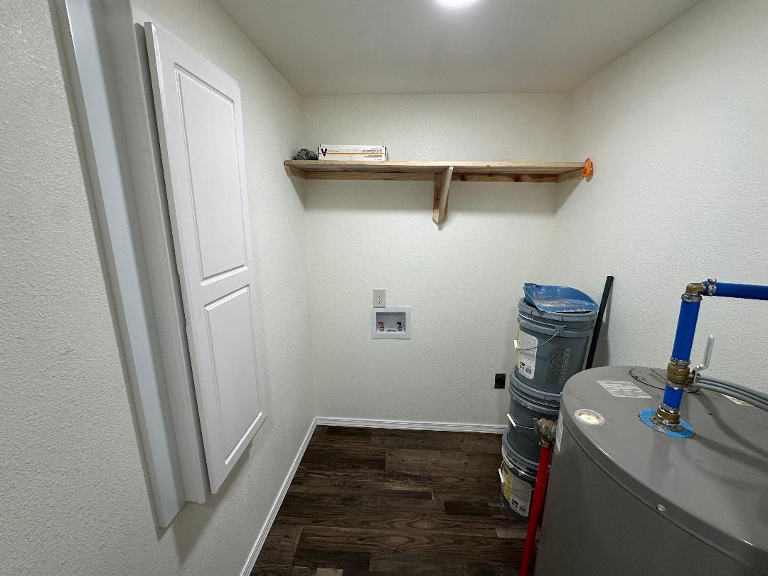 320 West North Street Property Photo 15