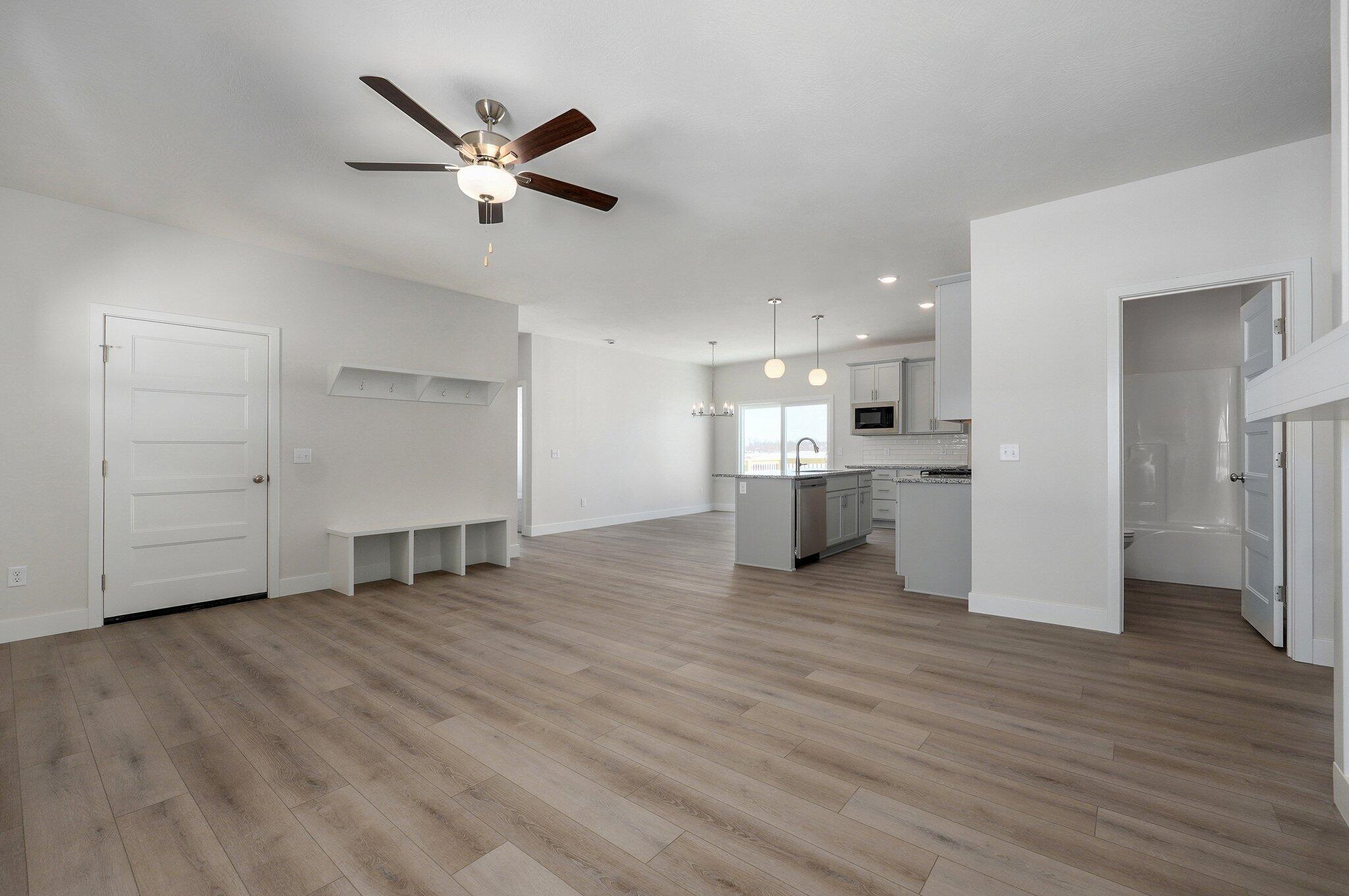 704 North Quantum Court Property Photo 14