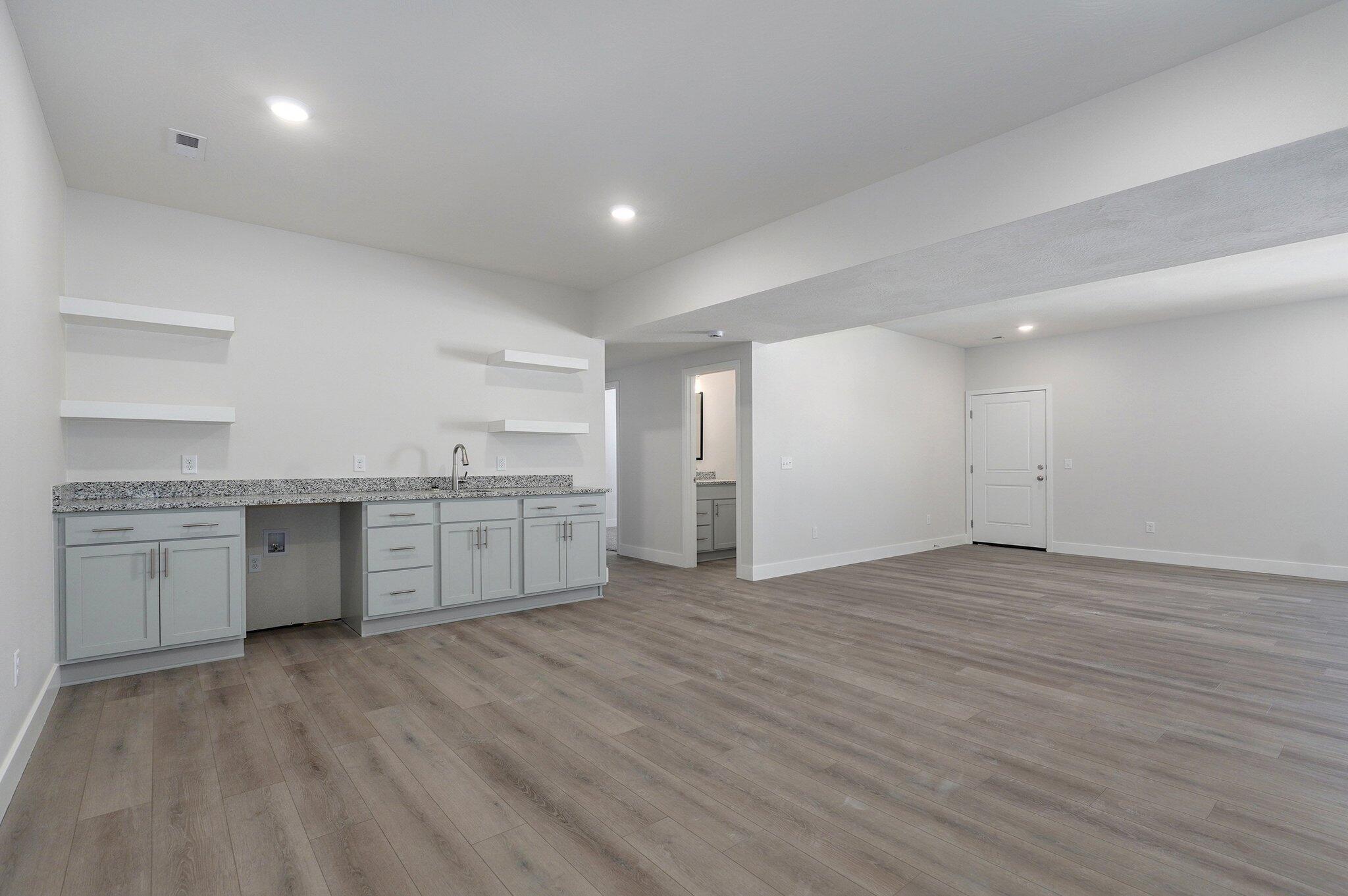 704 North Quantum Court Property Photo 32