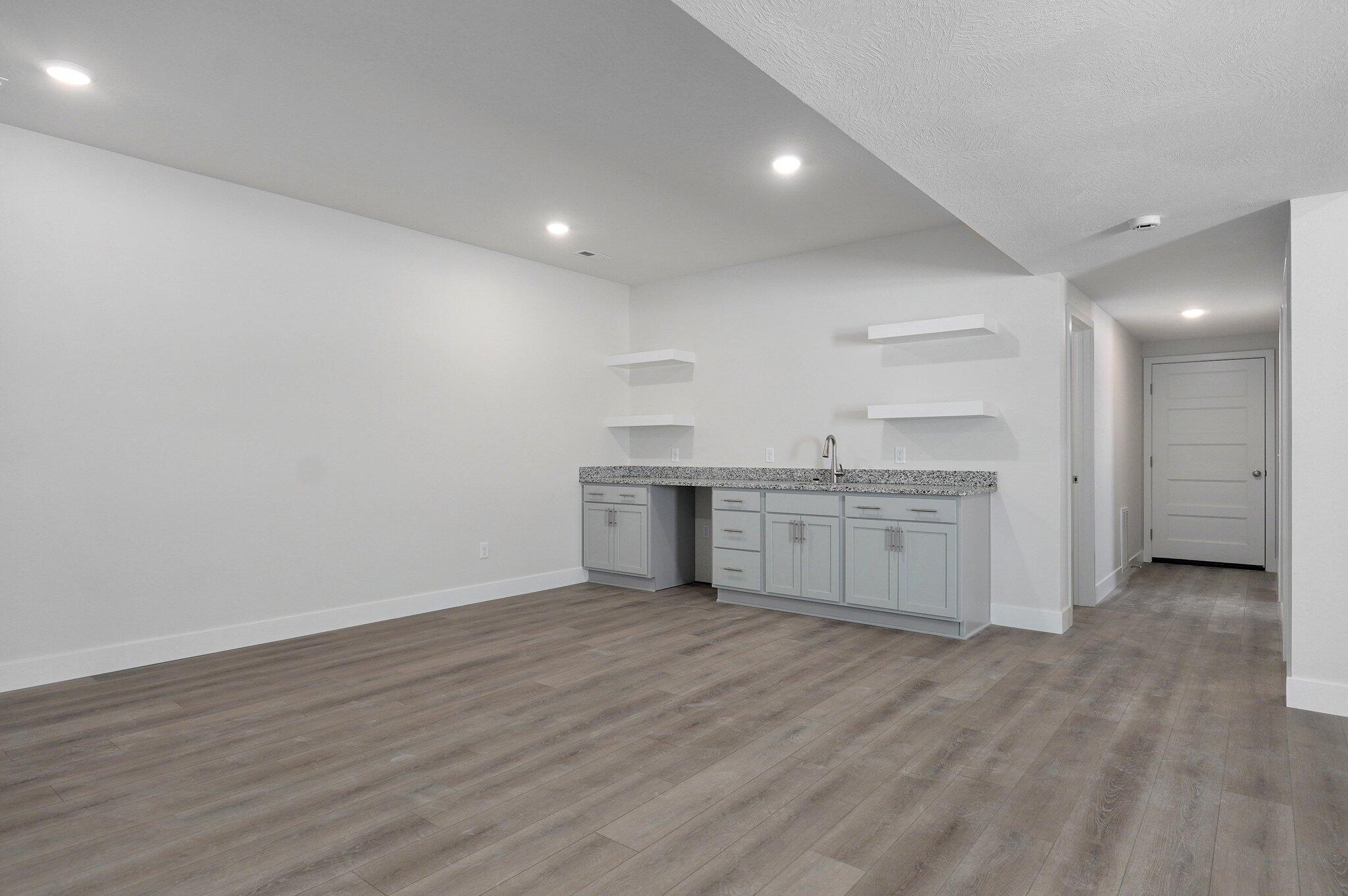 704 North Quantum Court Property Photo 33