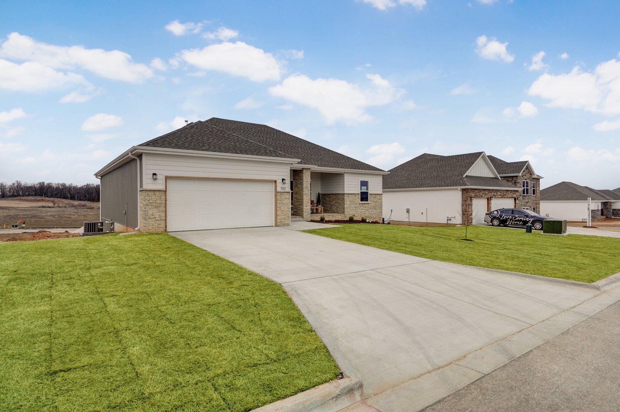 702 North Quantum Court Property Photo 2