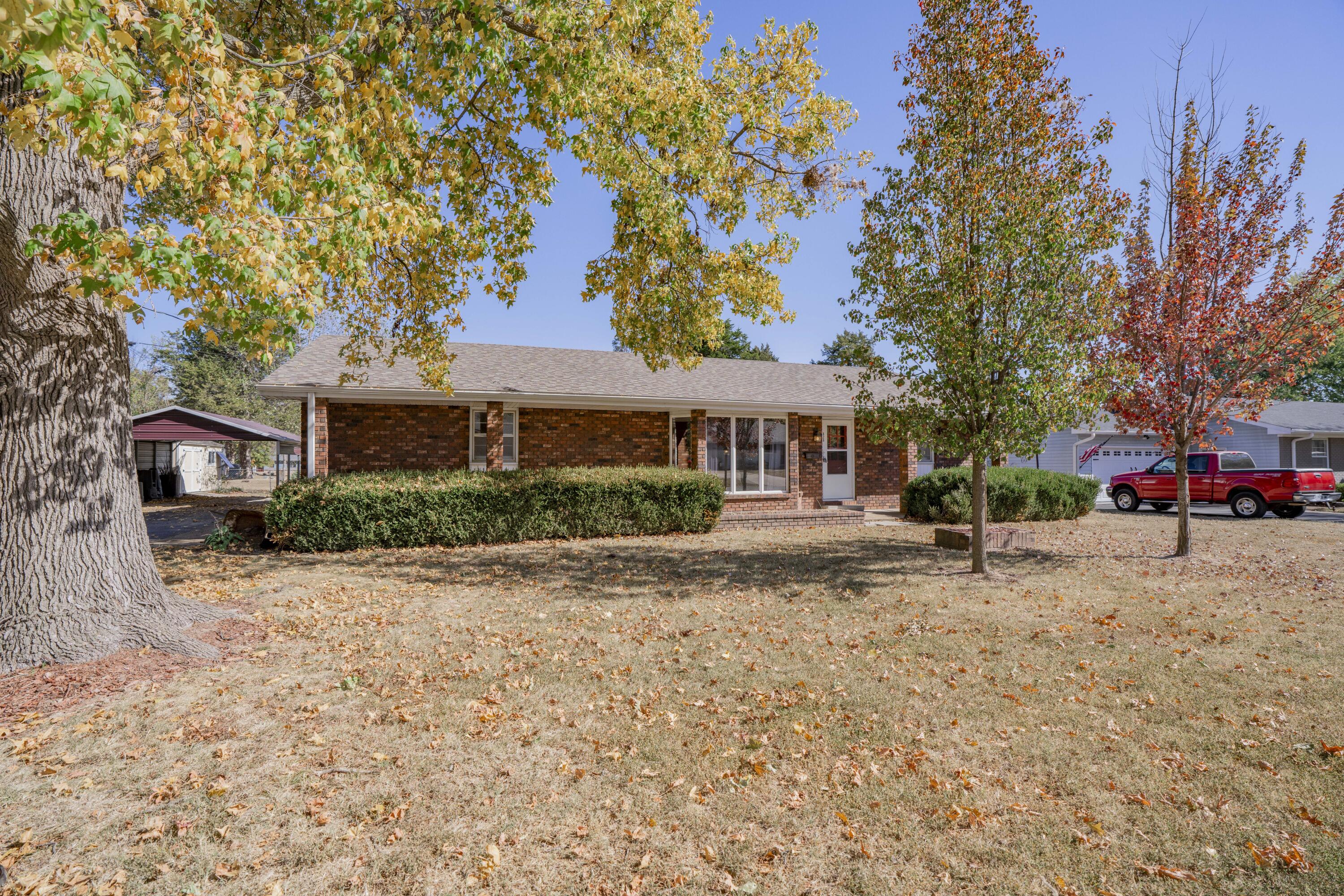 Park Place Real Estate Listings Main Image