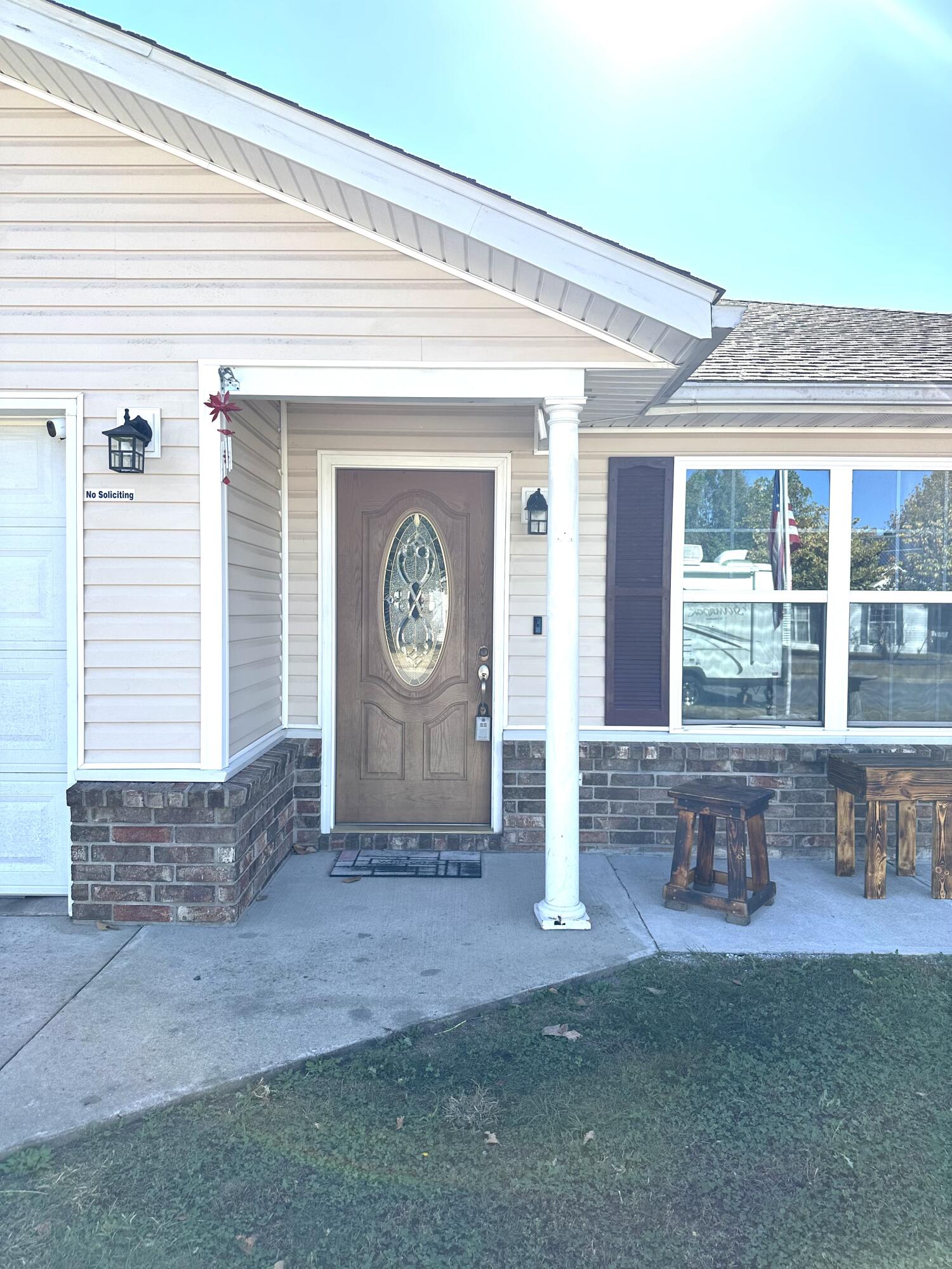 1915 Sylvan Avenue Property Photo