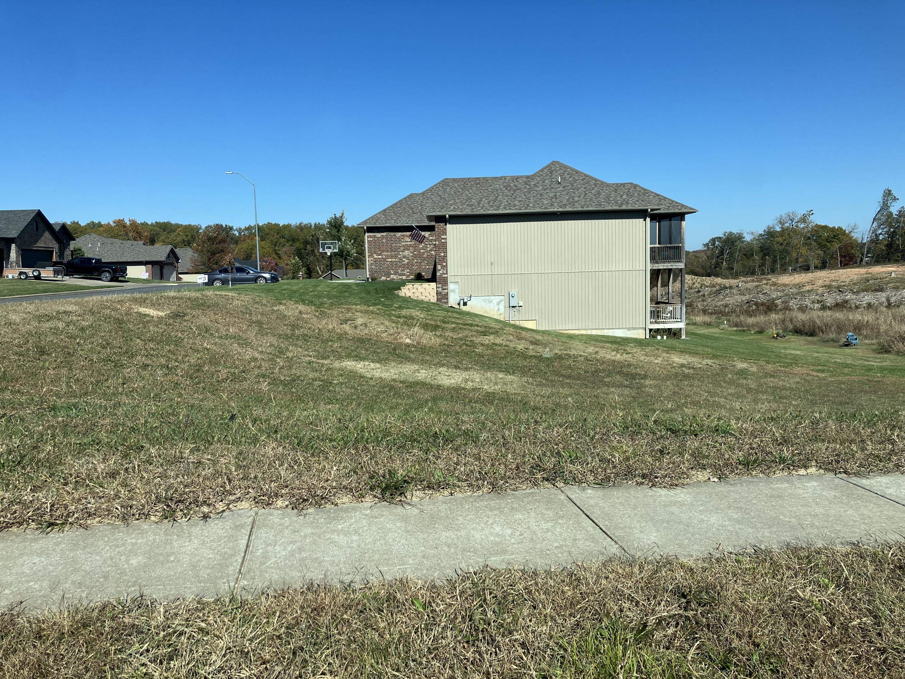 726 Peach Brook Drive Property Photo 6