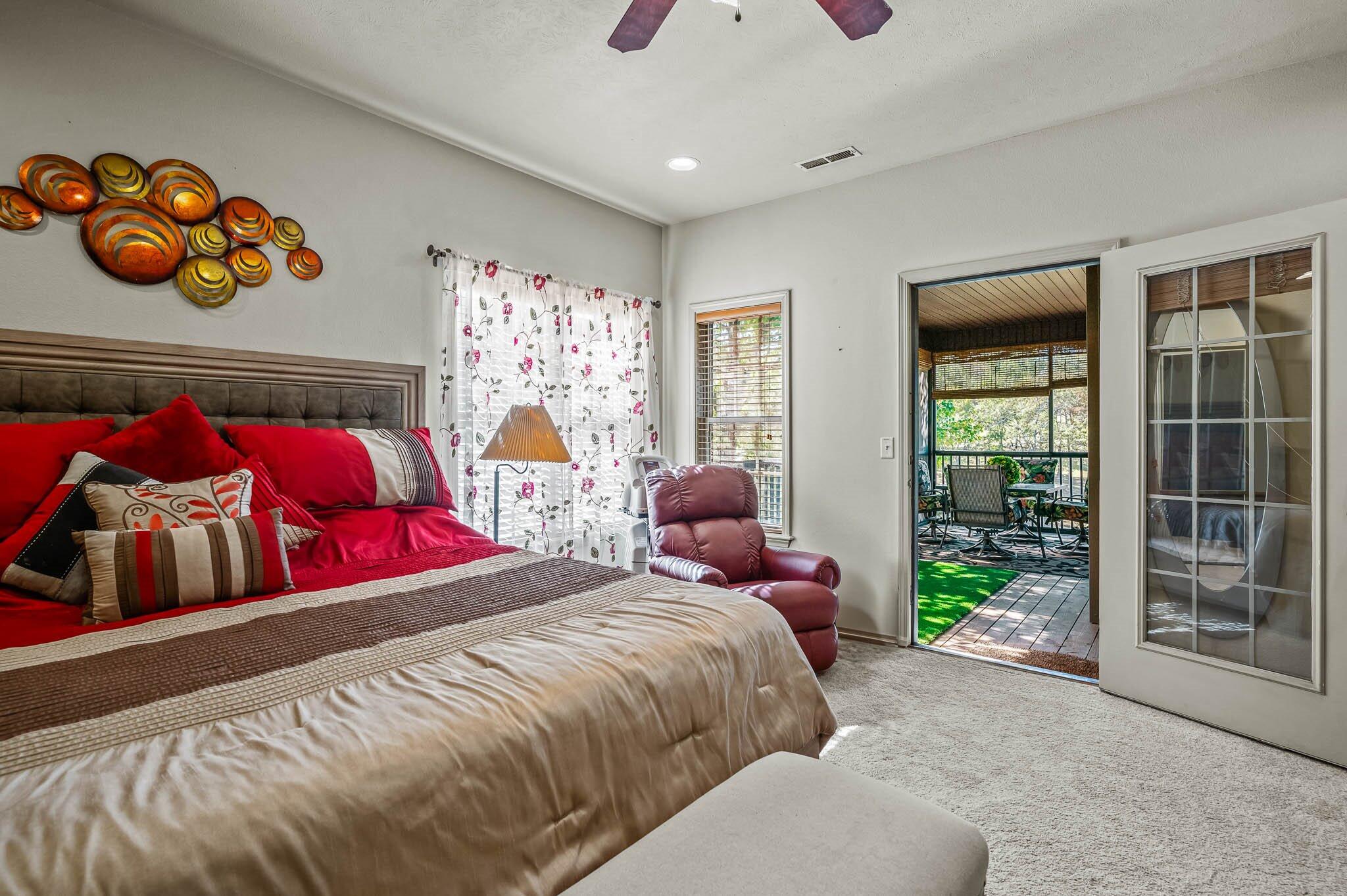 1241 Golf Drive Property Photo 4