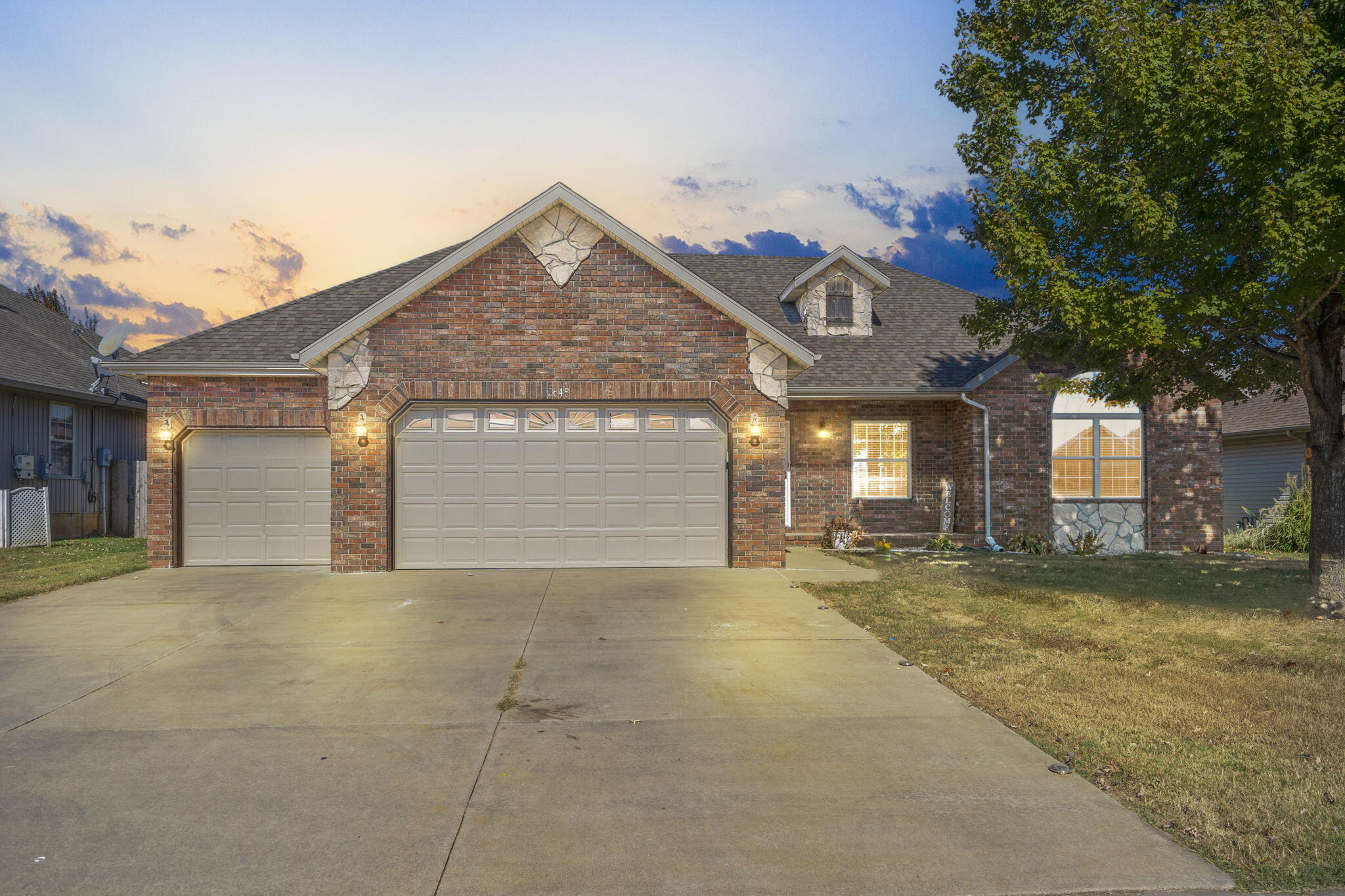 2645 East Keystone Drive Property Photo