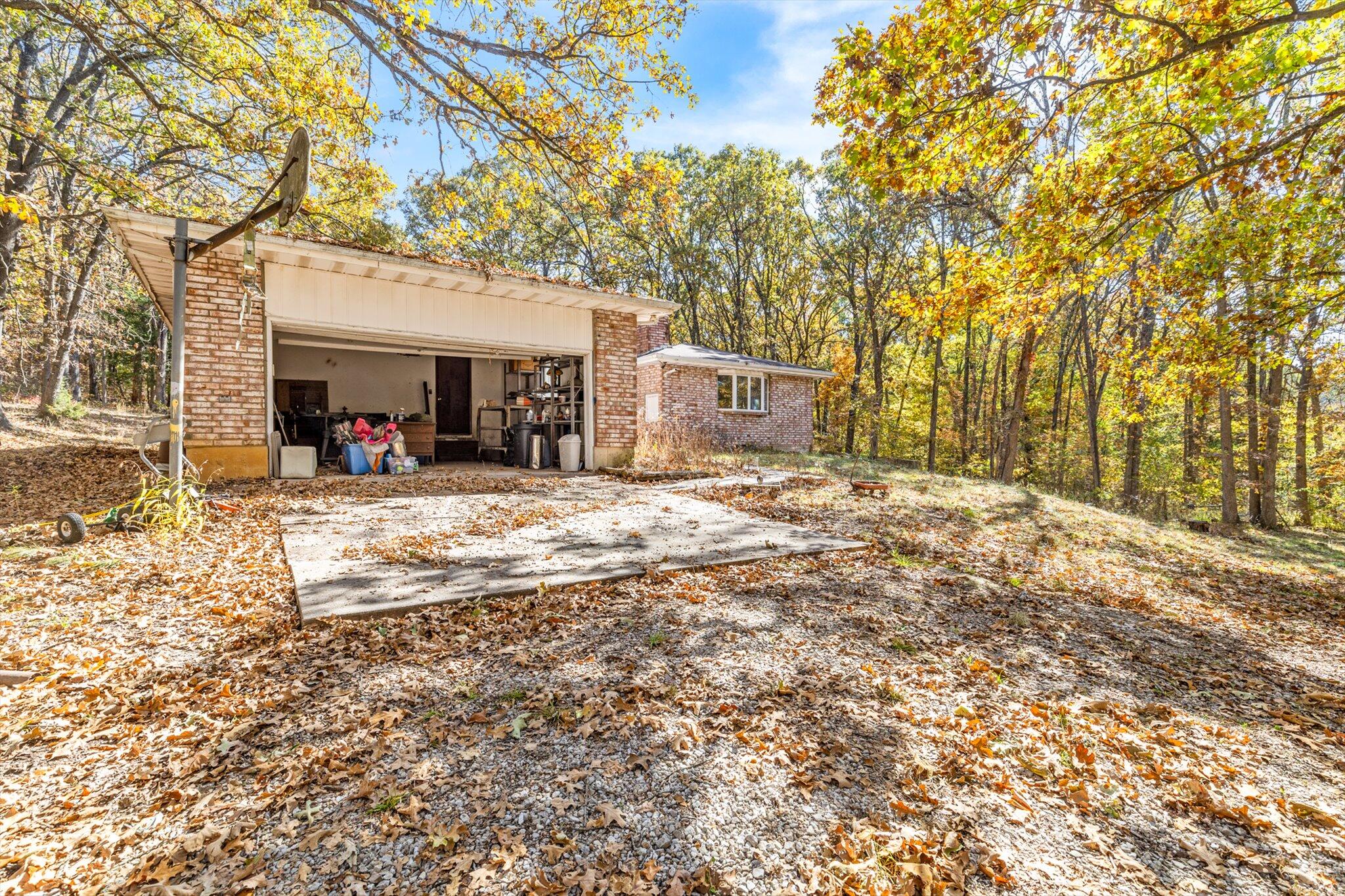 191 Honeysuckle Road Property Photo 2