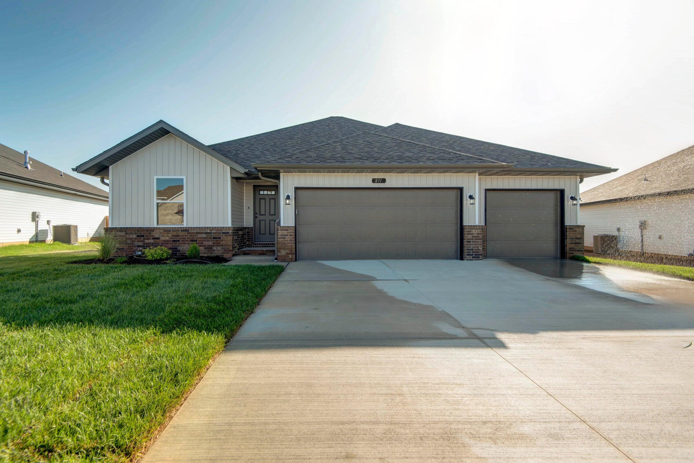 843 South Parkside Circle Property Photo 1